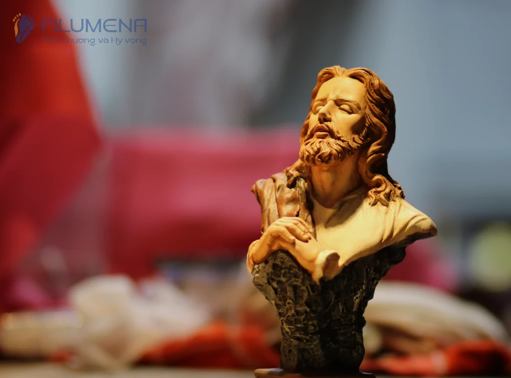 Mùa Chay 2026, Tượng Chúa Giê-su cầu nguyện