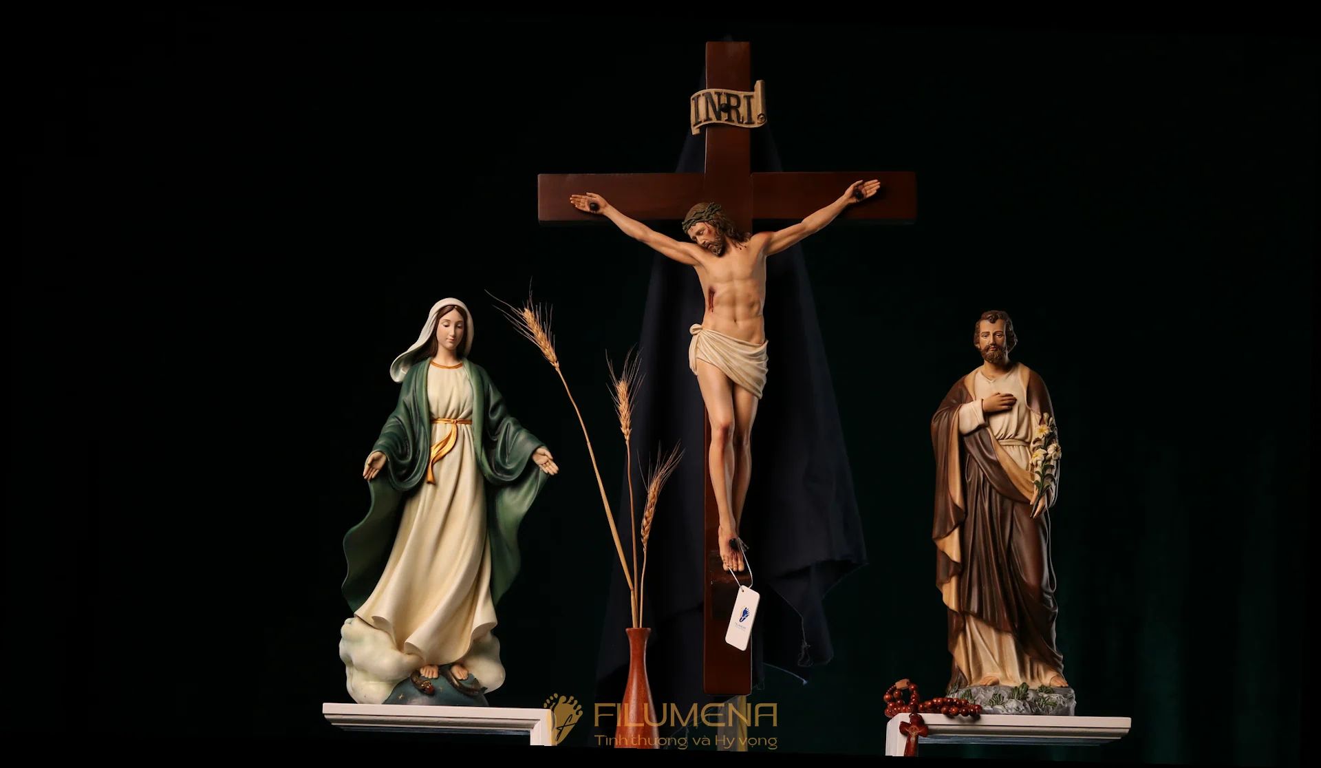 Bàn thờ Chúa mẫu hiện đại bằng gỗ 1 bệ 2 cánh mã BT4