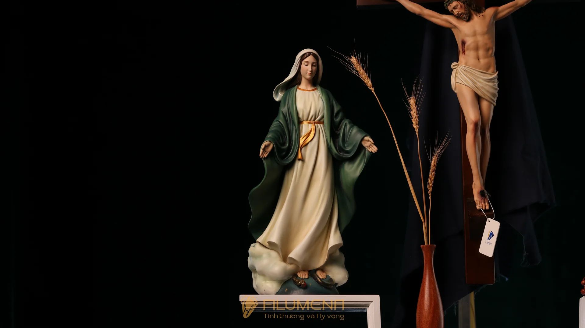 Bàn thờ Chúa bằng gỗ 1 kệ 2 cánh mã BT4