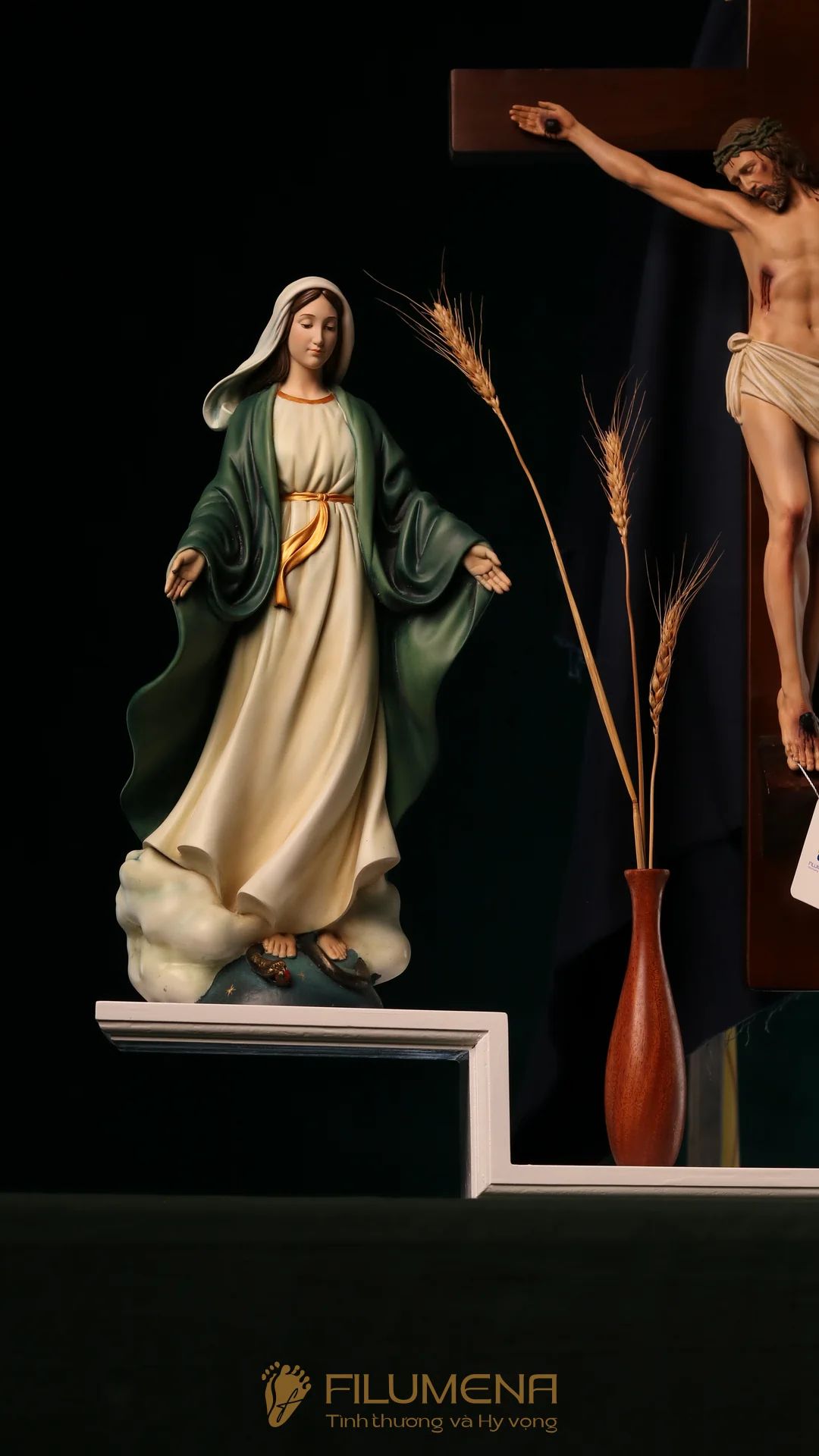 Bàn thờ Chúa bằng gỗ 1 kệ 2 cánh mã BT4