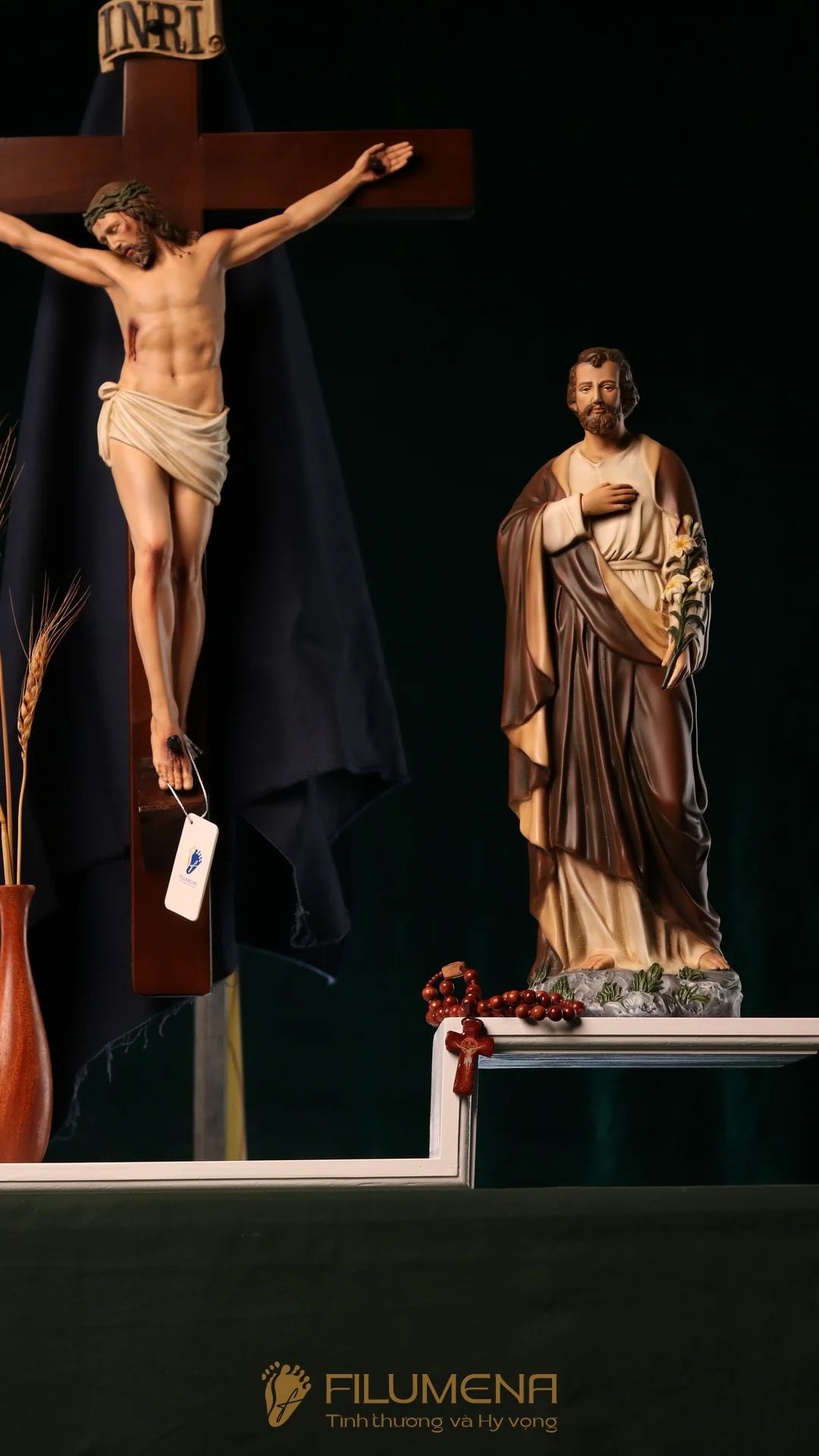 Bàn thờ Chúa bằng gỗ 1 kệ 2 cánh mã BT4