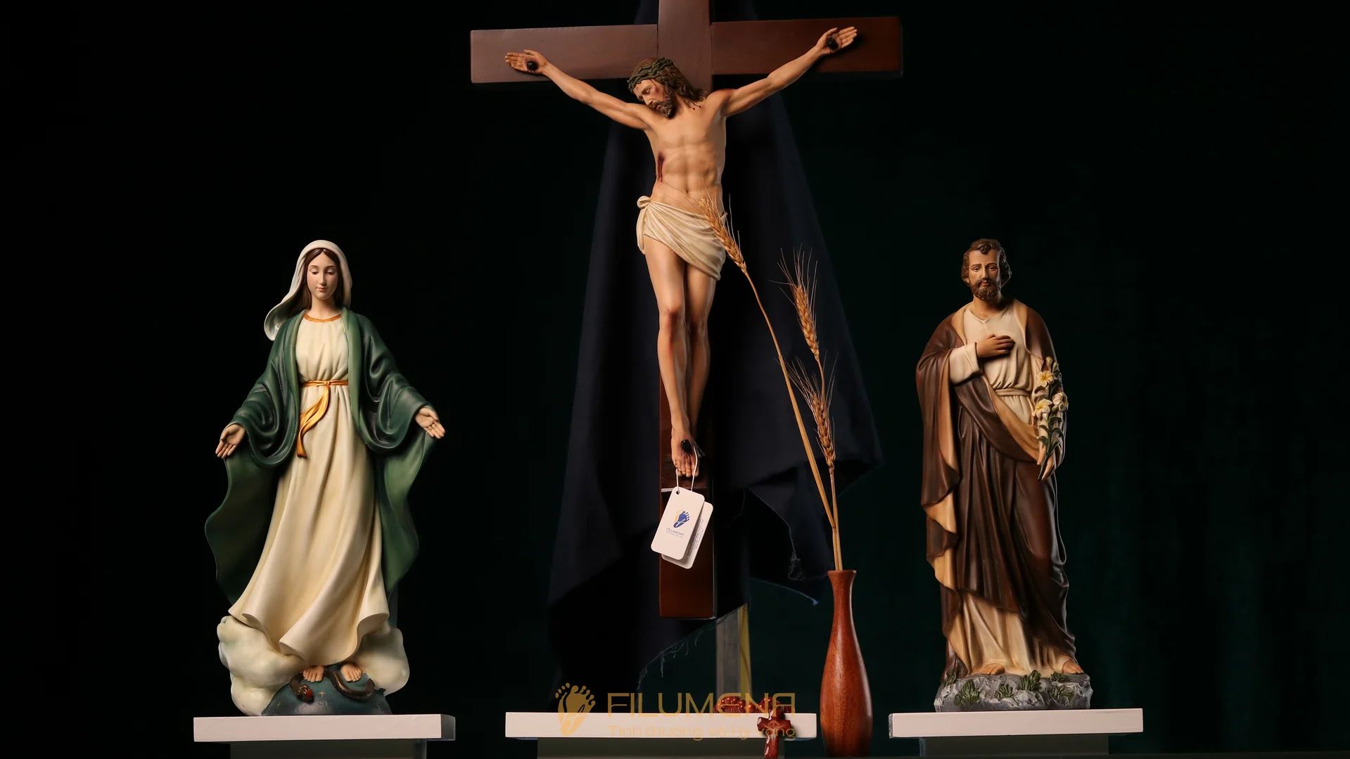 Bàn thờ Công giáo bằng gỗ 3 kệ 2 tầng màu trắng BT2