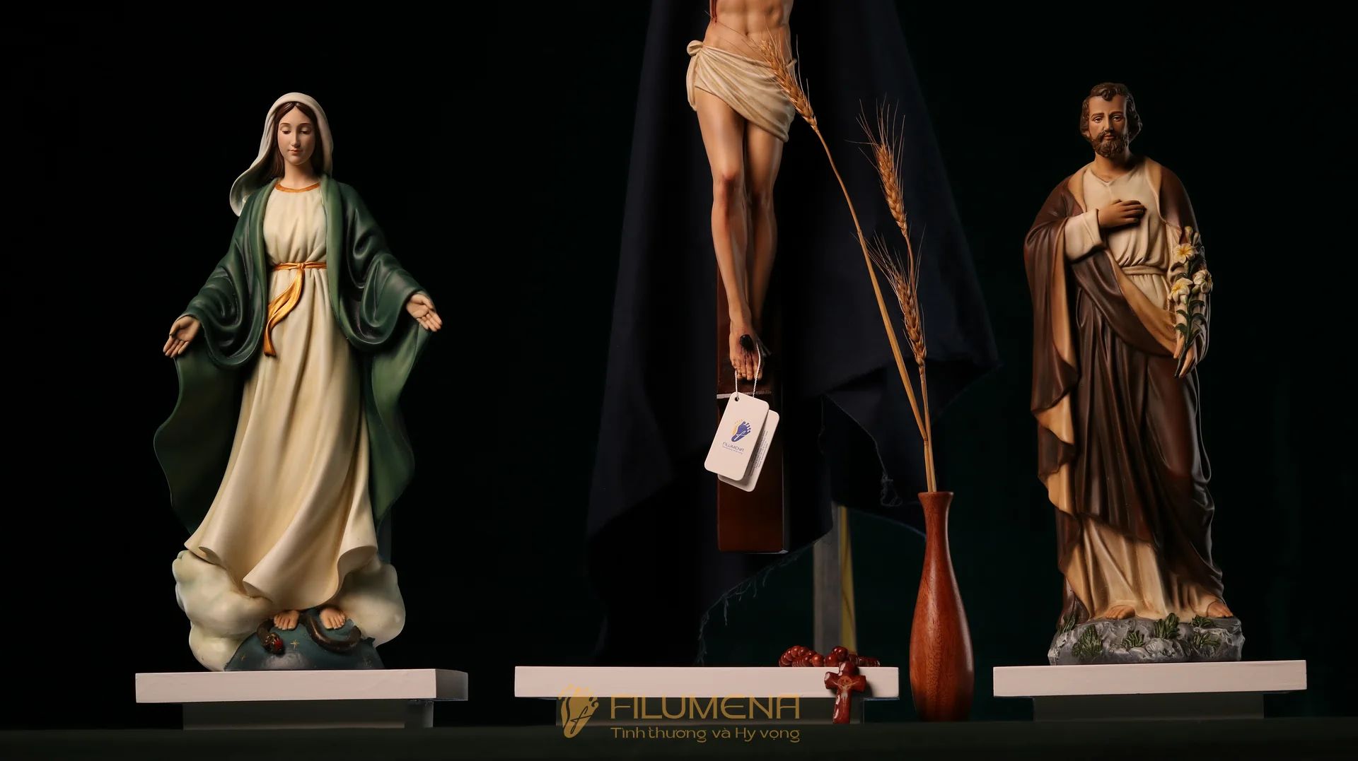name tại VN. Tượng Công giáo Filumena là tượng của Tình thương và Hy vọng. Bản quyền các tác phẩm tượng Công giáo thuộc về Filumena Art, Cộng hòa Pháp. Filumena sáng tác và sản xuất nhiều mẫu tượng Công giáo khác như 
