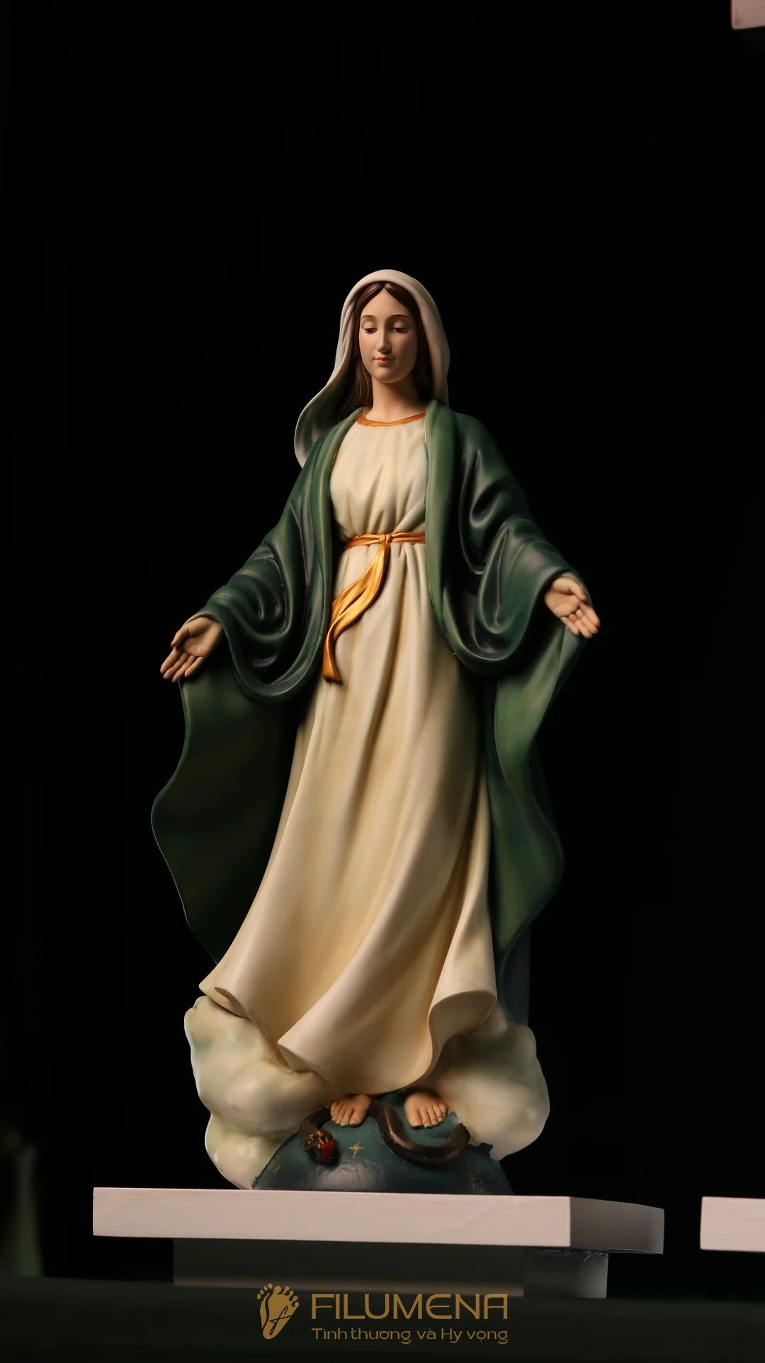 Bàn thờ Công giáo bằng gỗ 3 kệ 2 tầng màu trắng BT2