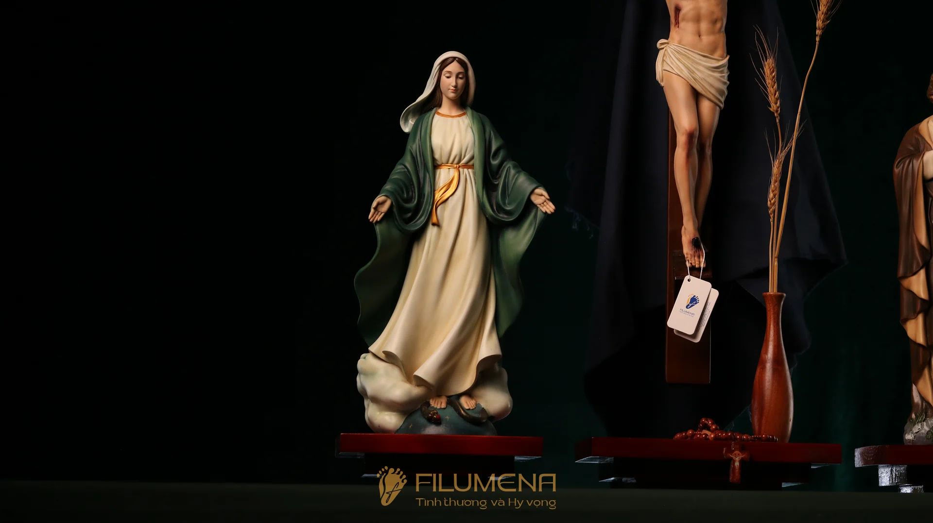 Bàn thờ Chúa bằng gỗ 3 bệ, mỗi bệ 3 tầng mã BT1