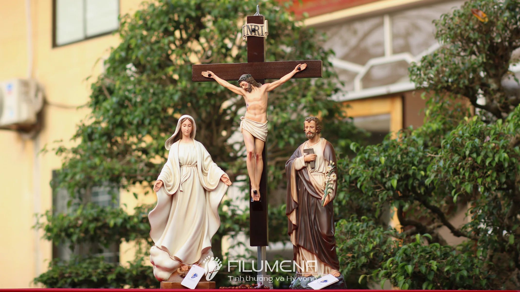 Bộ tượng Bàn thờ Chúa 50 cm tông màu trắng ngà M3