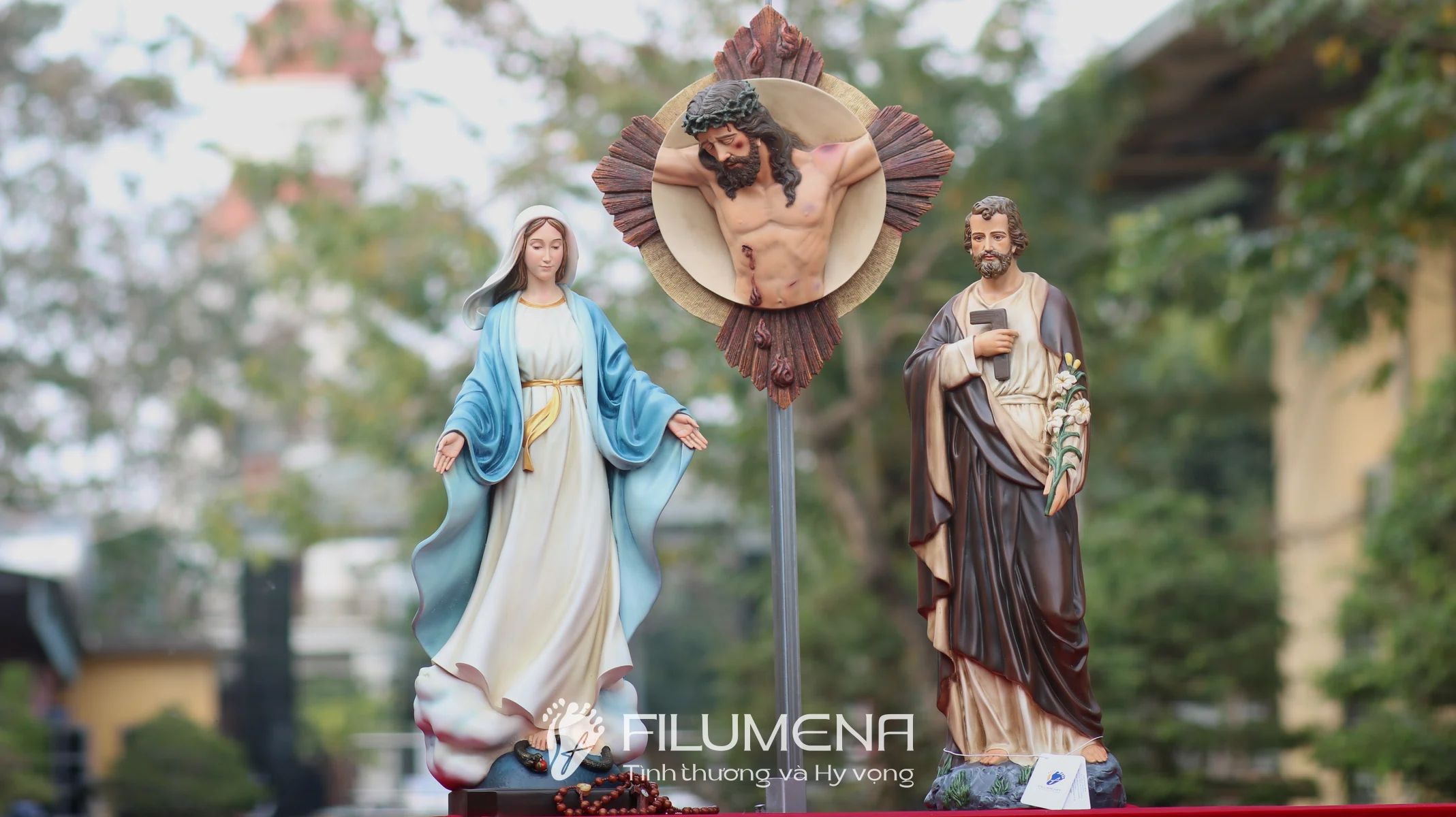 Bộ tượng Bàn thờ Chúa 60 cm tông màu cổ điển M1với phù điêu Chúa chuộc tội 40 cm