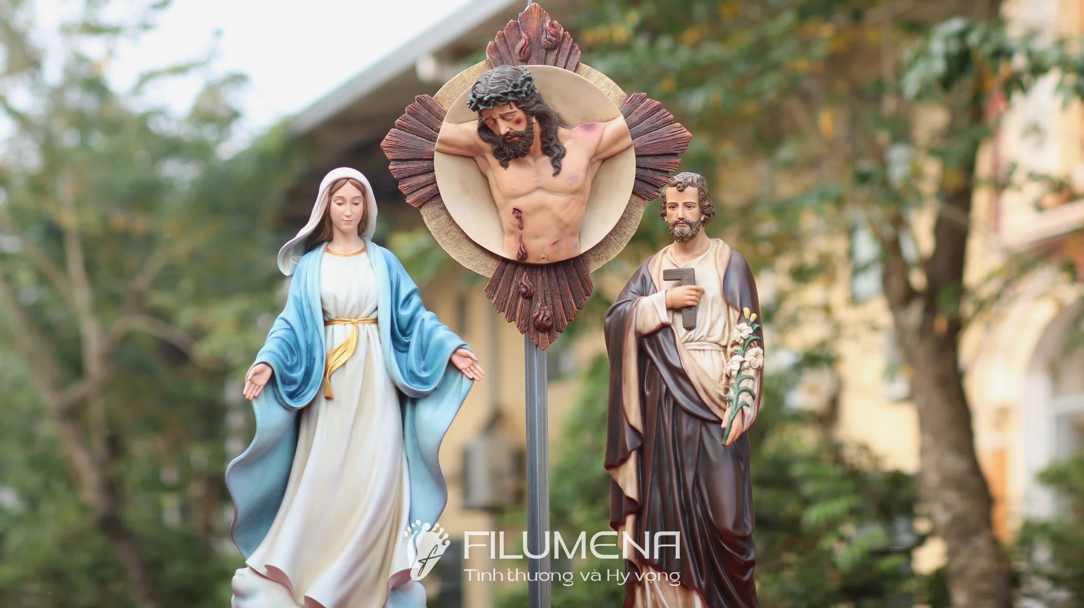 Bộ tượng Bàn thờ Chúa 60 cm tông màu cổ điển M1với phù điêu Chúa chuộc tội 40 cm