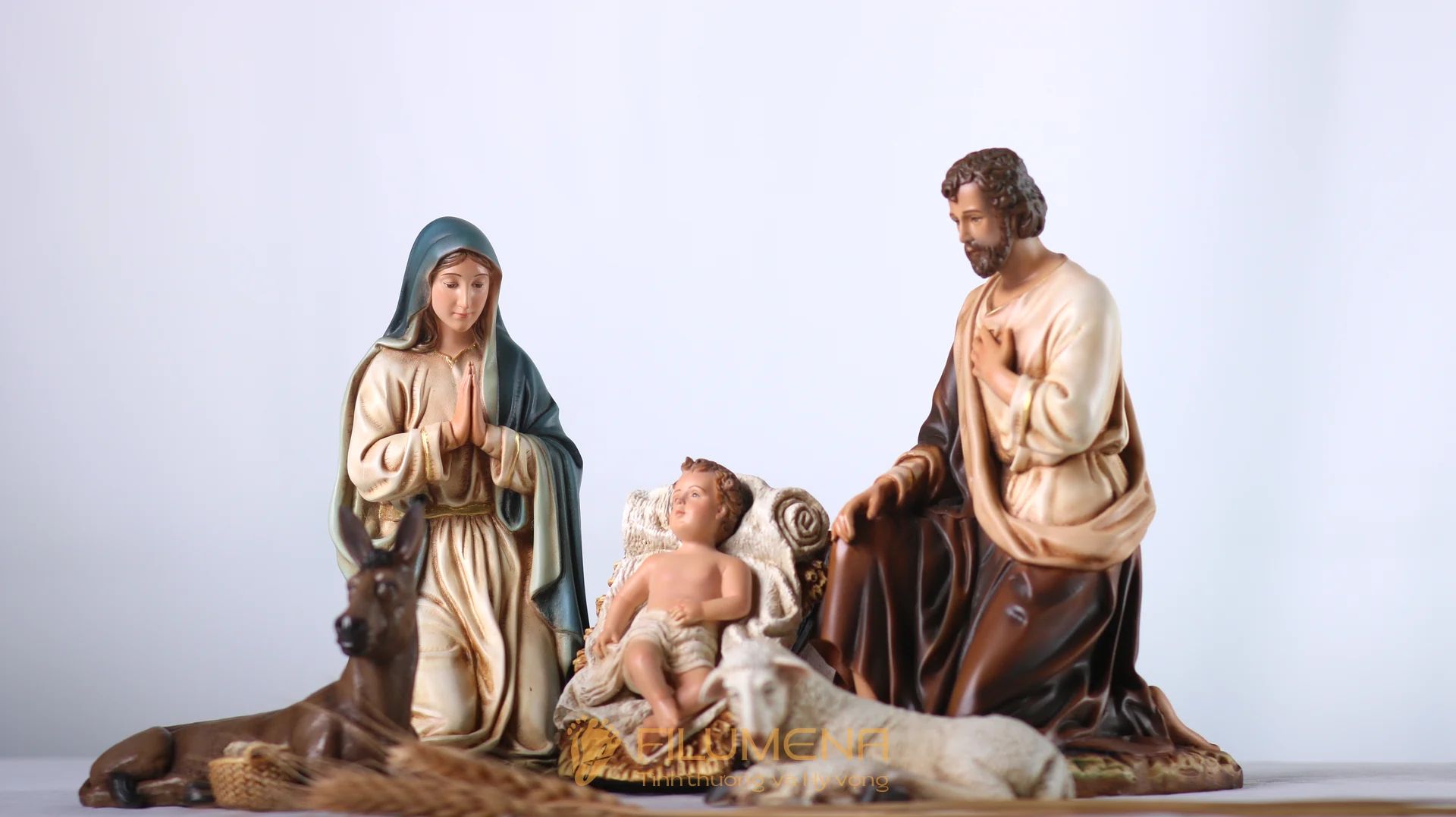 Tượng Chúa Giáng sinh trong bộ tượng 20 cm do Filumena sáng tác