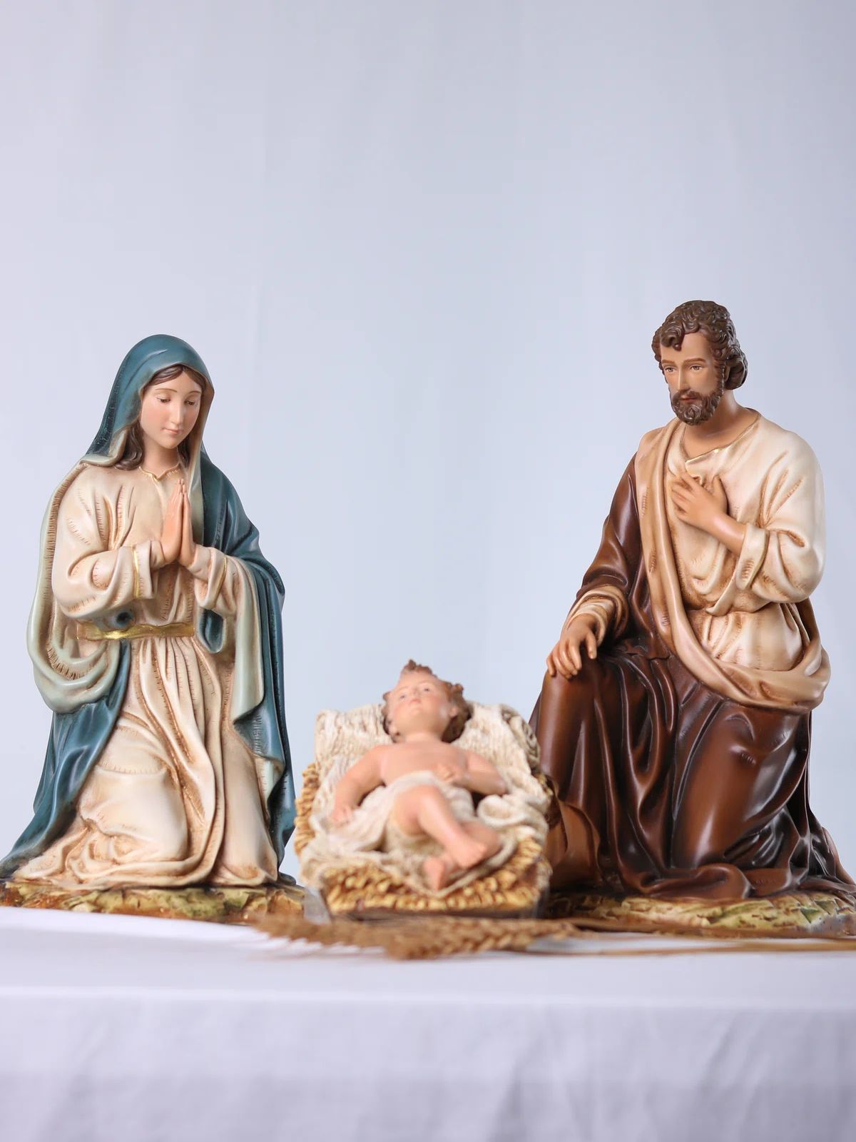 Bộ tượng Giáng sinh 30 cm 3 nhân vật tông màu sáng cổ điển
