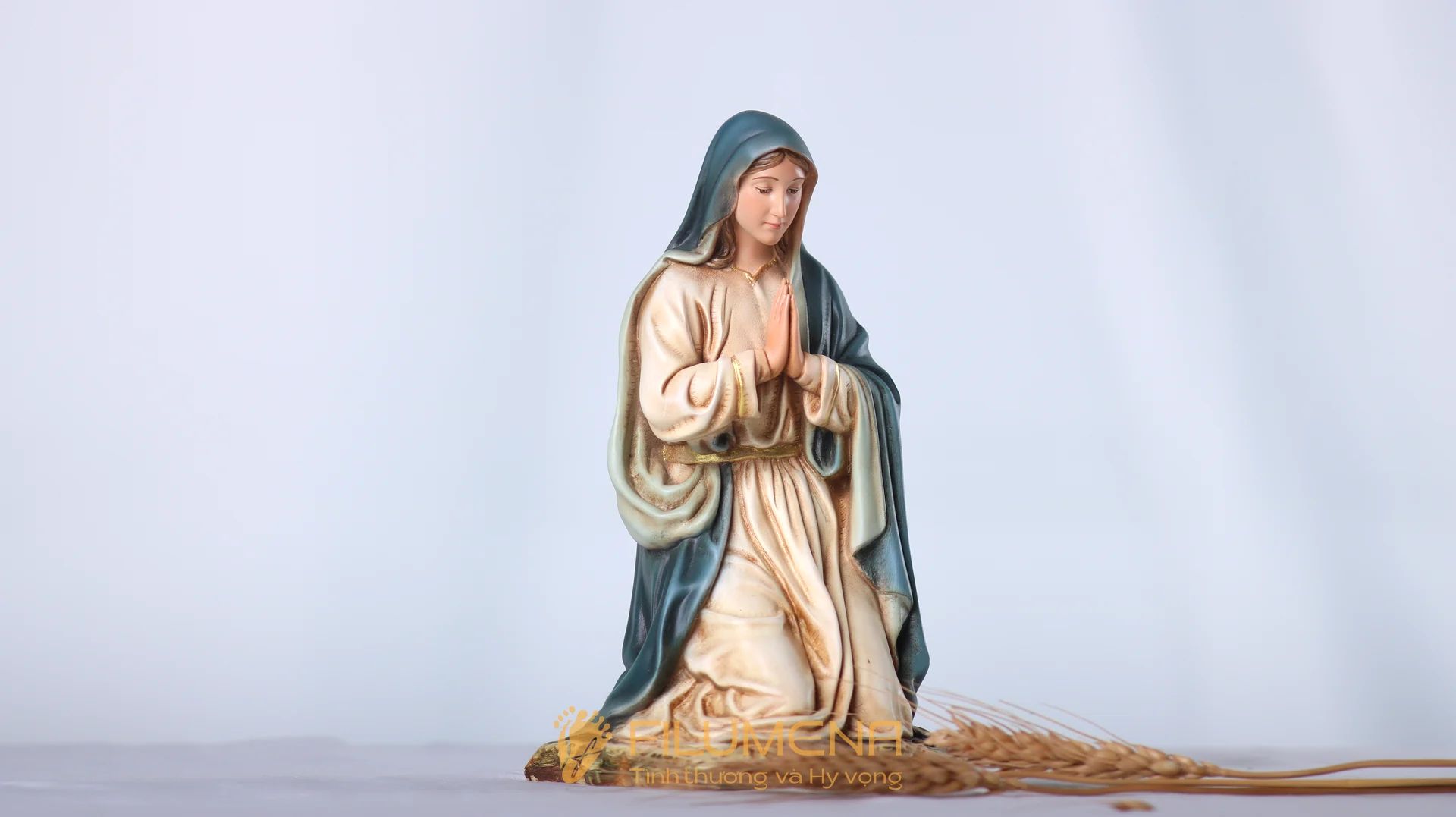 Bộ tượng Giáng sinh 20 cm 5 nhân vật tông màu sáng cổ điển