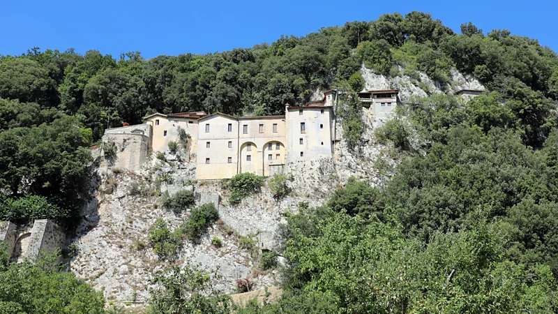 Hang đá Giáng Sinh đầu tiên tại Greccio – Thánh Phanxicô Assisi