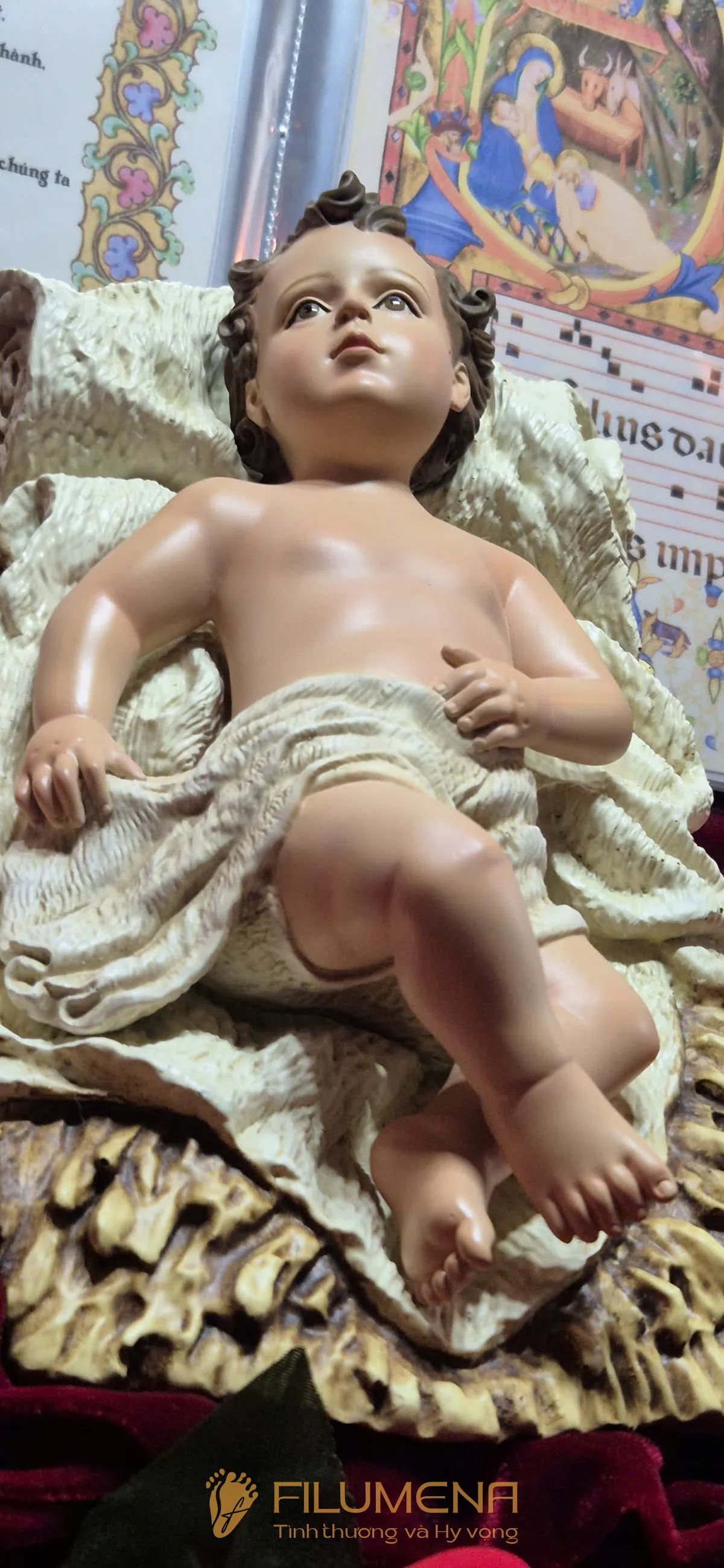 Hình ảnh tượng Chúa hài đồng Filumena do khách hàng gửi lại từ mọi miền Việt Nam.