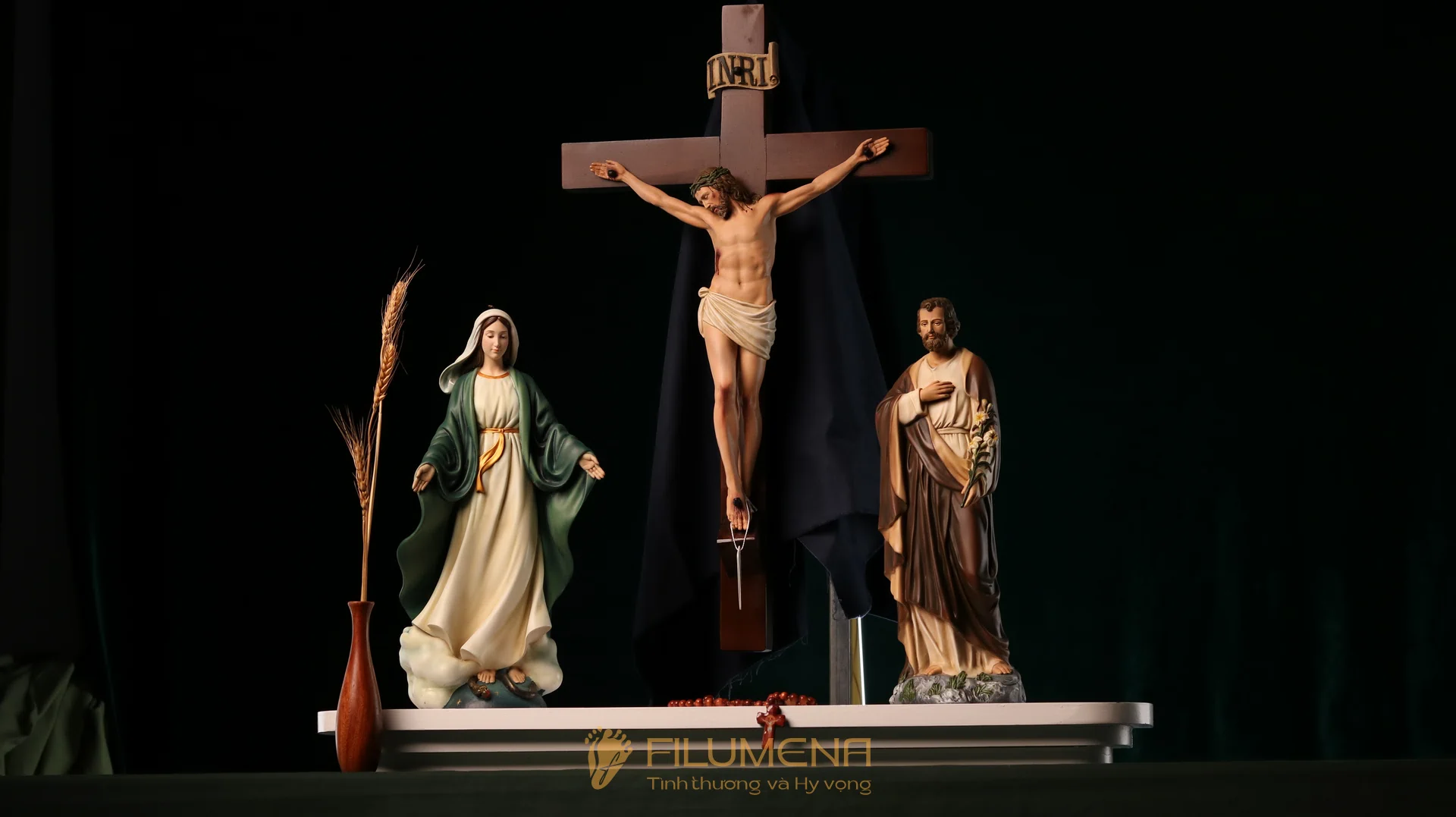 Mẫu bàn thờ Chúa đẹp – gợi ý theo phong cách tối giản