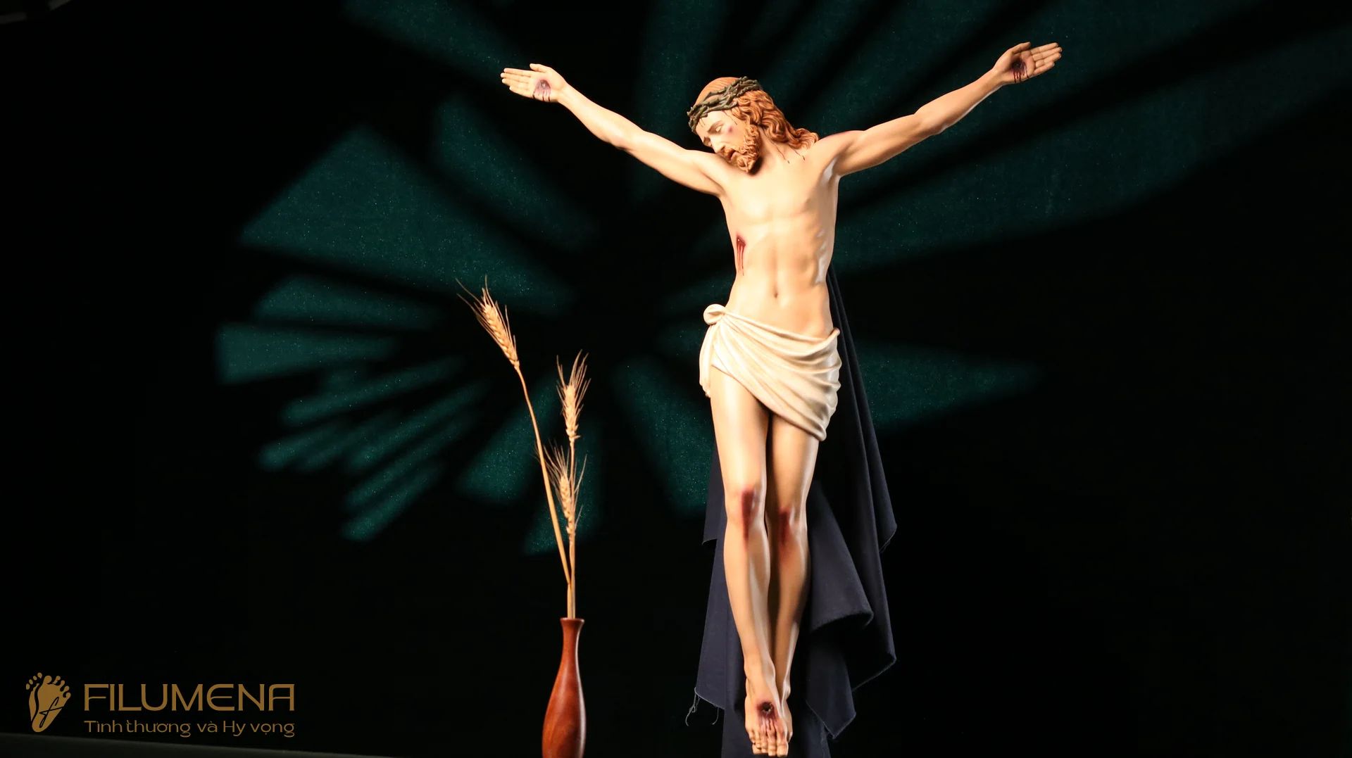 Tượng Chúa chịu nạn cao 80 cm bằng đá tái tạo