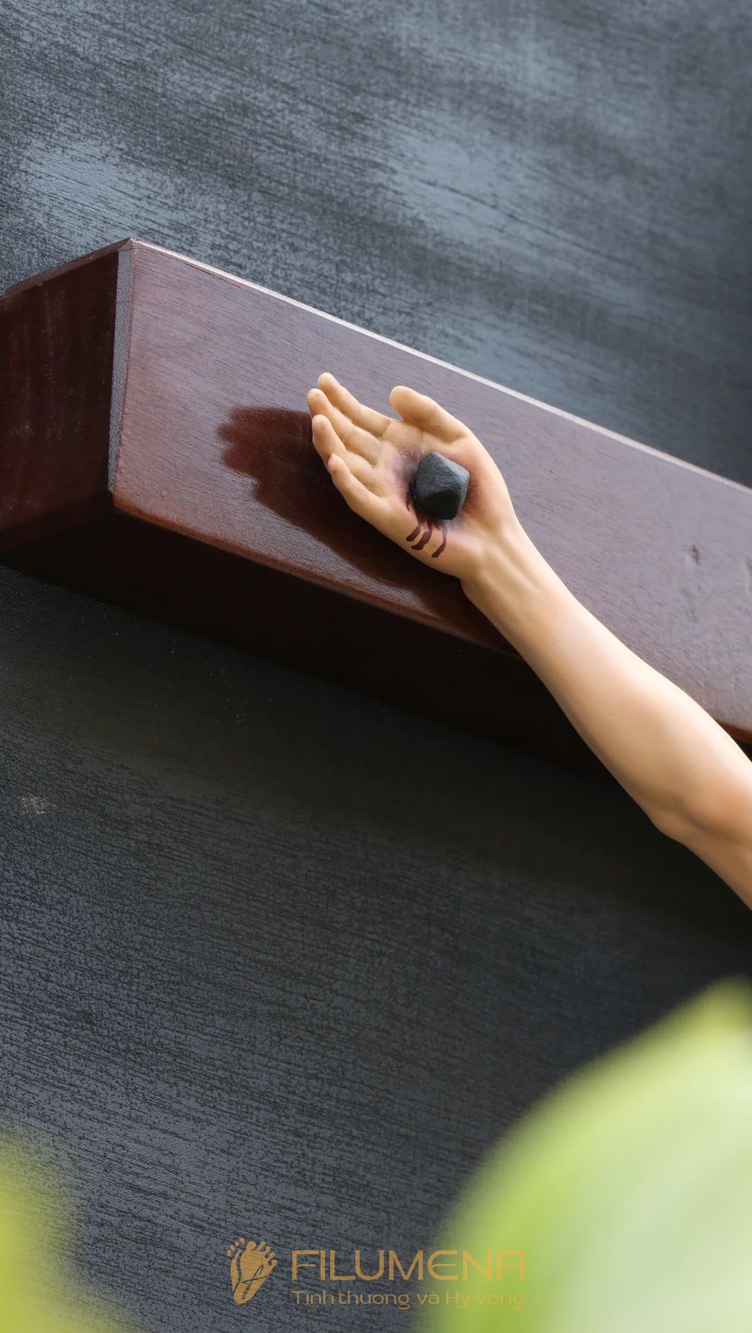 Tượng Chúa chịu nạn cao 50 cm bằng bột đá - Thánh giá gỗ