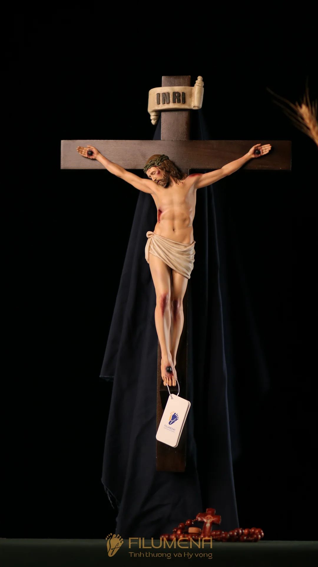 Tượng Chúa chịu nạn cao 20 cm, 30 bằng bột đá - Thánh giá gỗ