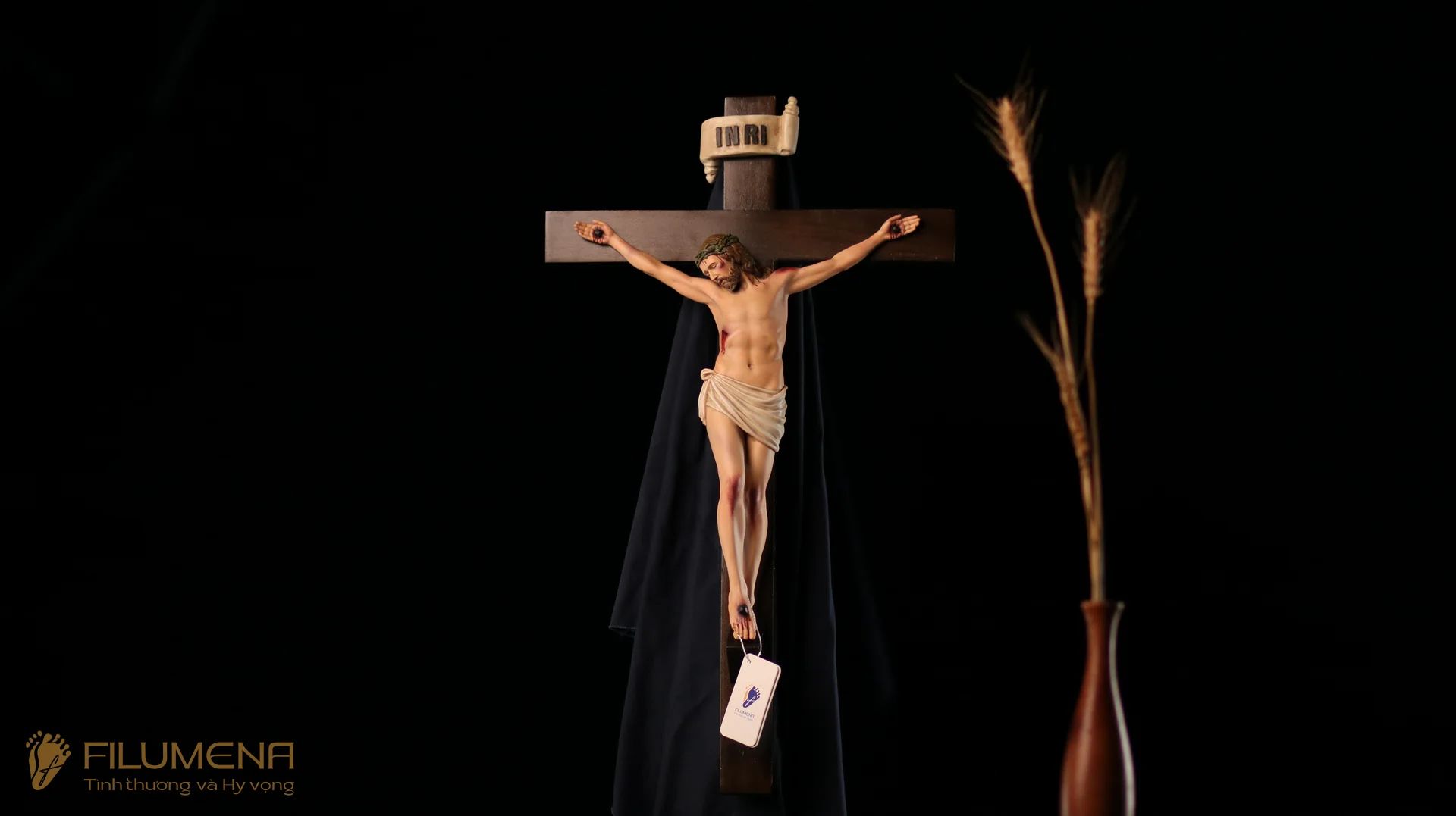 Tượng Chúa chịu nạn cao 20 cm, 30 bằng bột đá - Thánh giá gỗ
