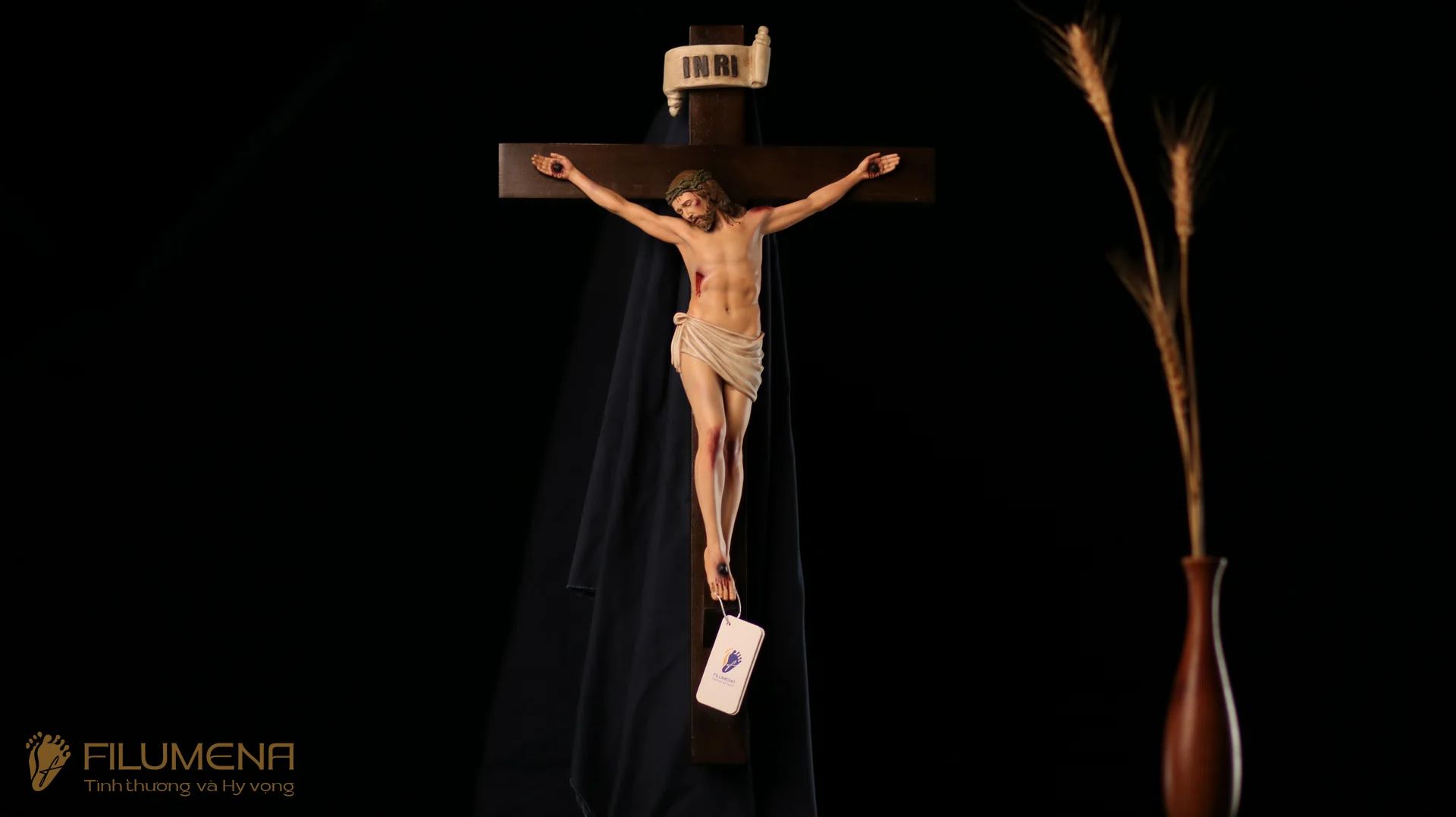 Tượng Chúa chịu nạn cao 20 cm, 30 bằng bột đá - Thánh giá gỗ