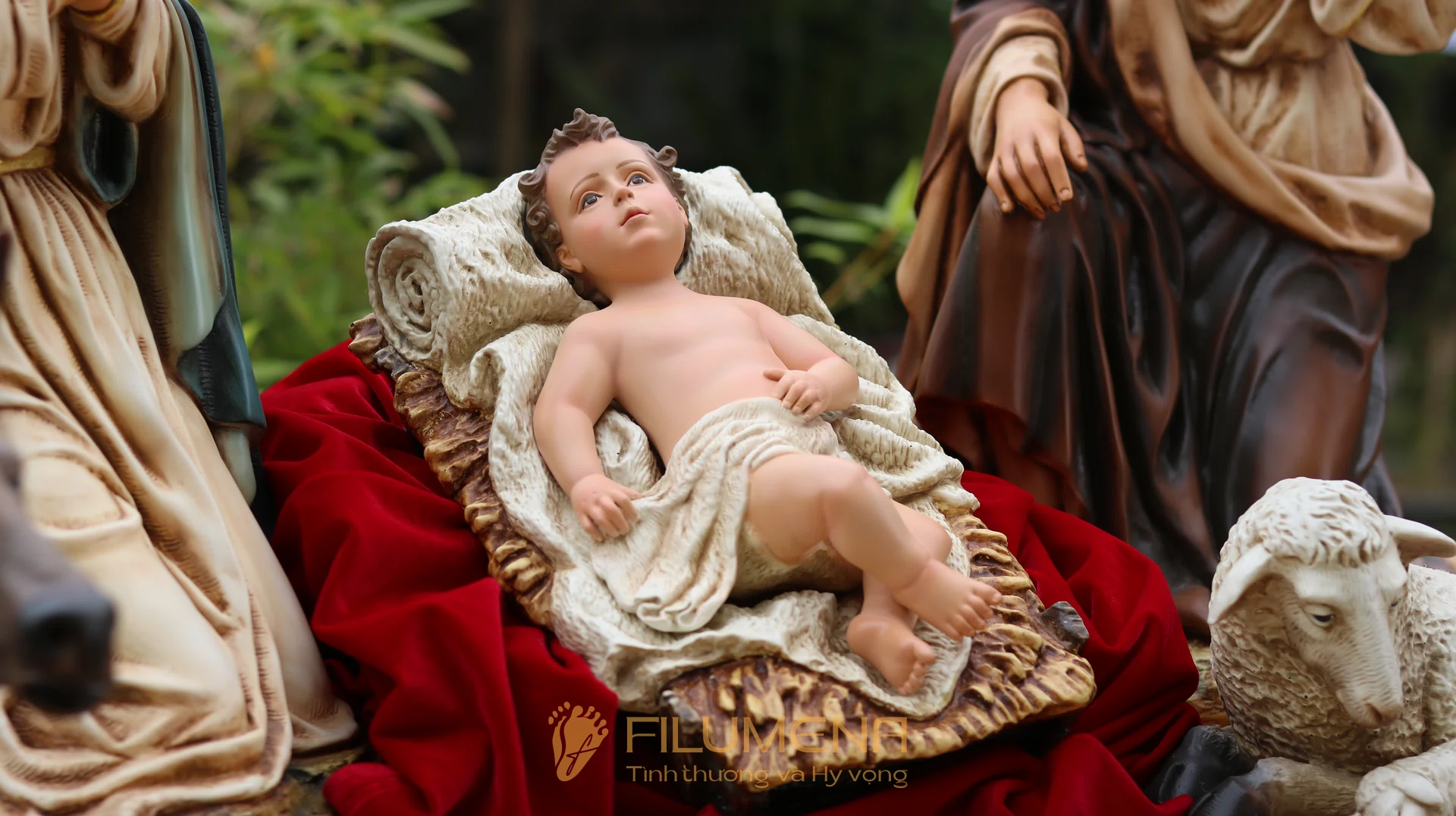 Tượng Chúa Hài Đồng nằm trong máng cỏ Filumena