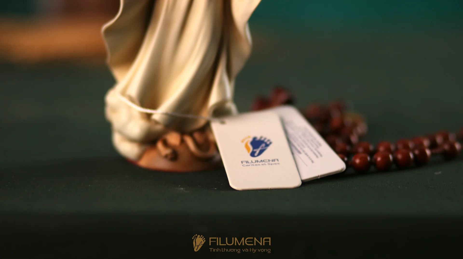 Tượng Đức Mẹ Ban Ơn cao 15 cm, 20 cm màu trắng M3