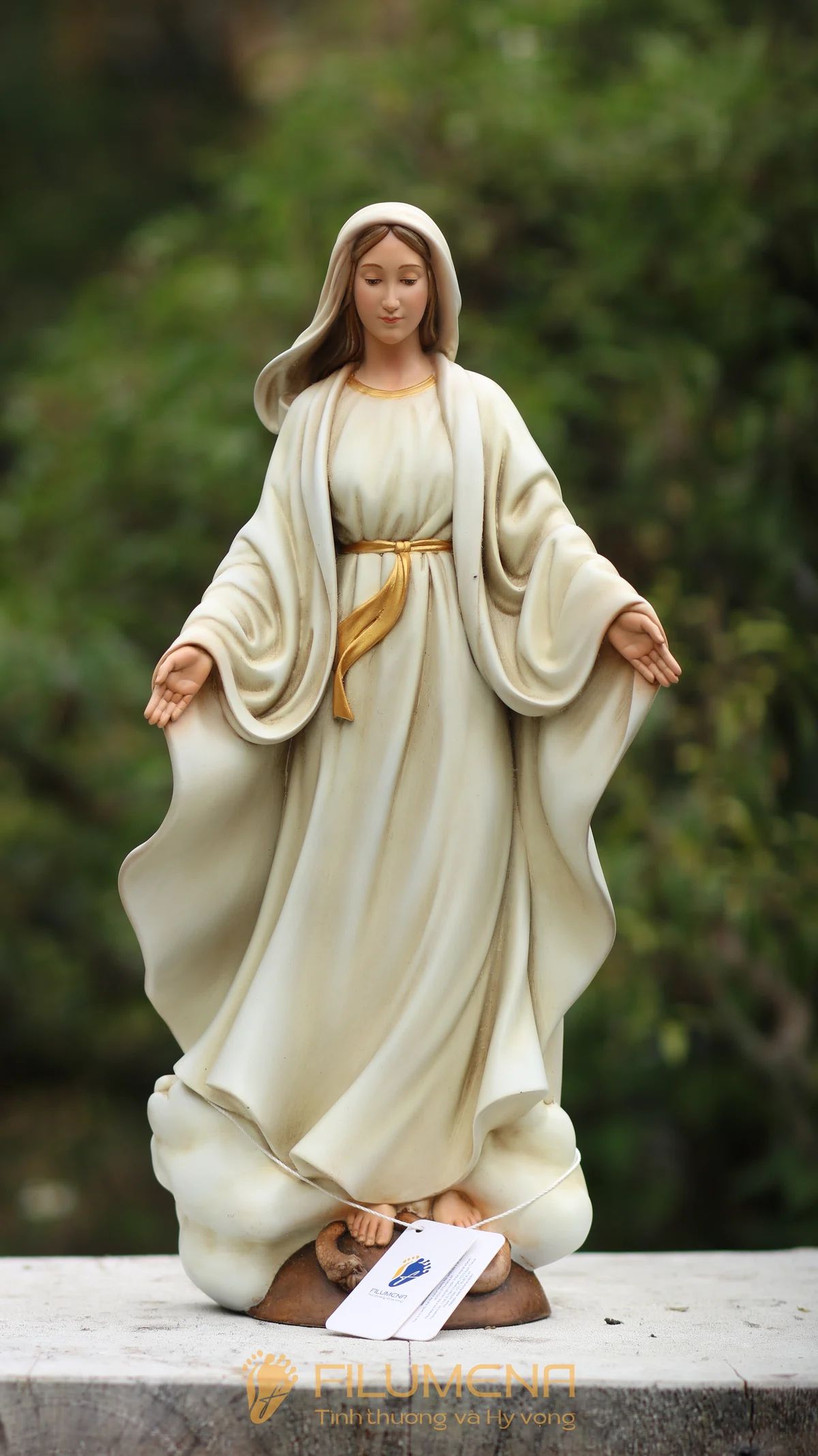 Tượng Đức Mẹ Ban Ơn cao 30 cm, 40 cm màu trắng ngà M3