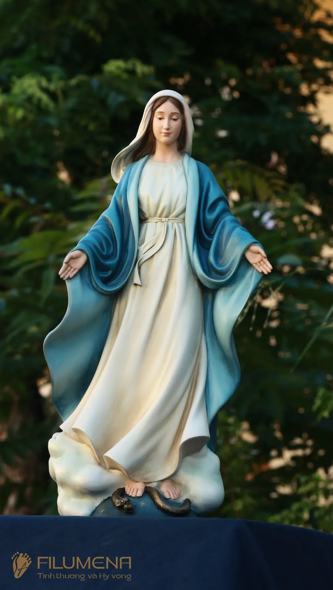 name tại VN. Tượng Công giáo Filumena là tượng của Tình thương và Hy vọng. Bản quyền các tác phẩm tượng Công giáo thuộc về Filumena Art, Cộng hòa Pháp. Filumena sáng tác và sản xuất nhiều mẫu tượng Công giáo khác như 
