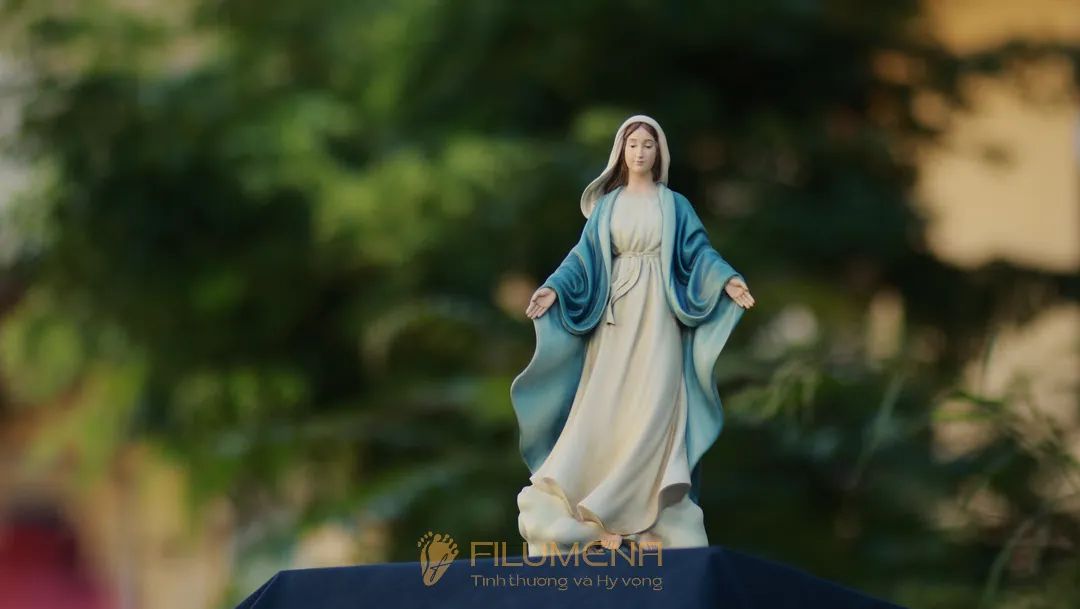 Tượng Đức Mẹ sáng tác bởi Tượng Công giáo Filumena