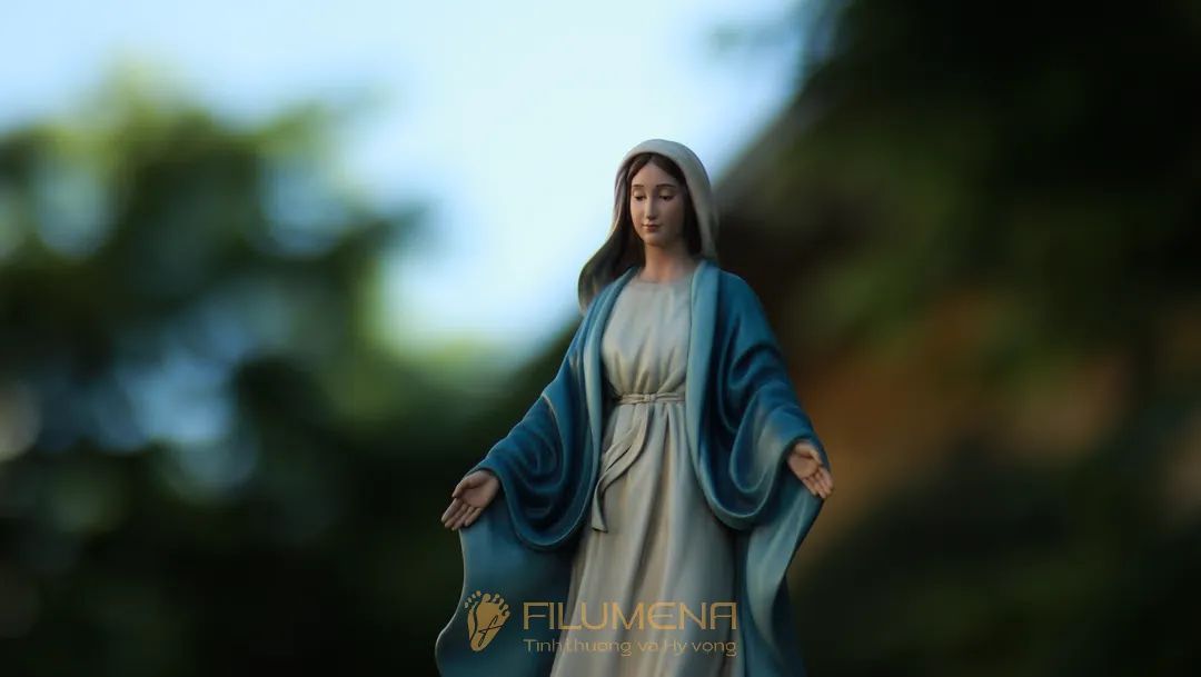 Các mẫu tượng Đức Mẹ ban ơn của Filumena đang trưng bày và anh chị có thể tìm mua tại các Nhà sách Công giáo trên cả nước.