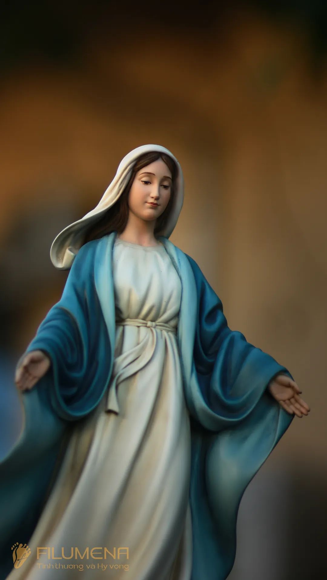 name tại VN. Tượng Công giáo Filumena là tượng của Tình thương và Hy vọng. Bản quyền các tác phẩm tượng Công giáo thuộc về Filumena Art, Cộng hòa Pháp. Filumena sáng tác và sản xuất nhiều mẫu tượng Công giáo khác như 