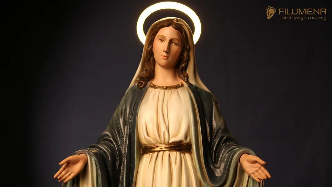 Các mẫu tượng Đức Mẹ ban ơn của Filumena đang trưng bày và anh chị có thể tìm mua tại các Nhà sách Công giáo trên cả nước.