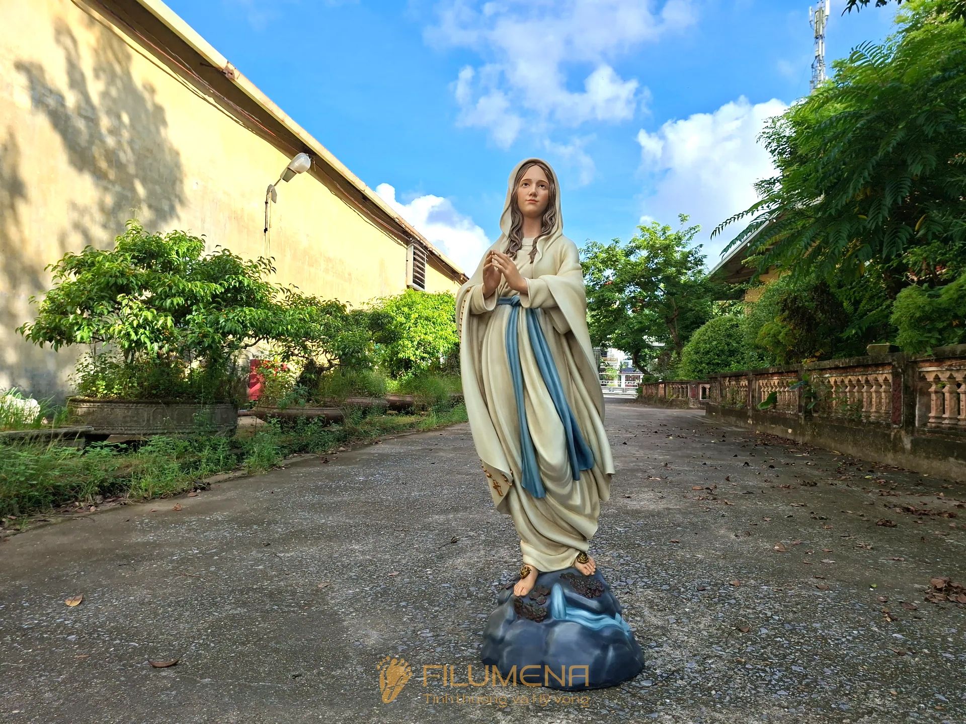 Tượng Đức Mẹ Lộ Đức cao 110 cm màu trắng