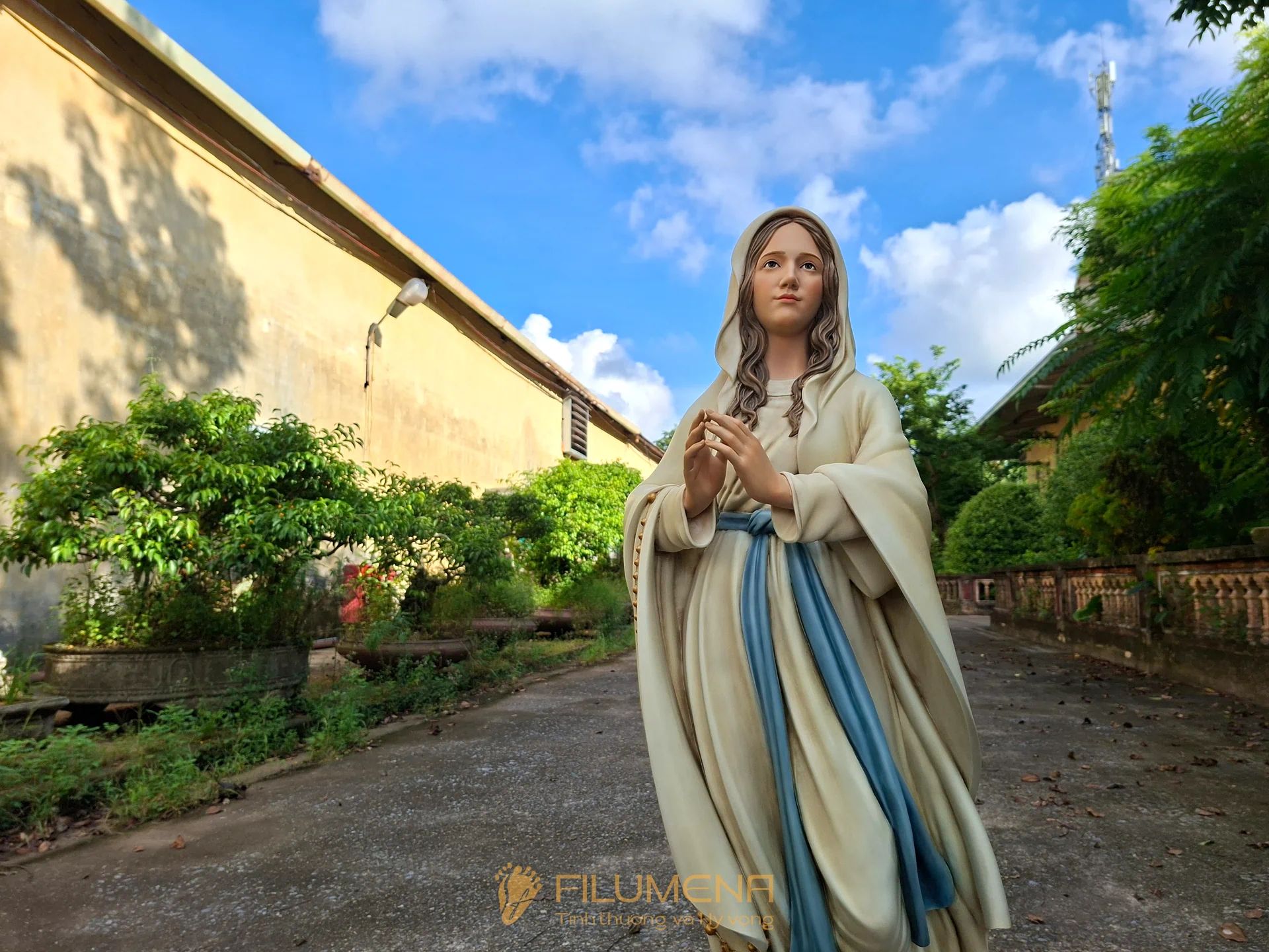 Tượng Đức Mẹ Lộ Đức cao 110 cm màu trắng