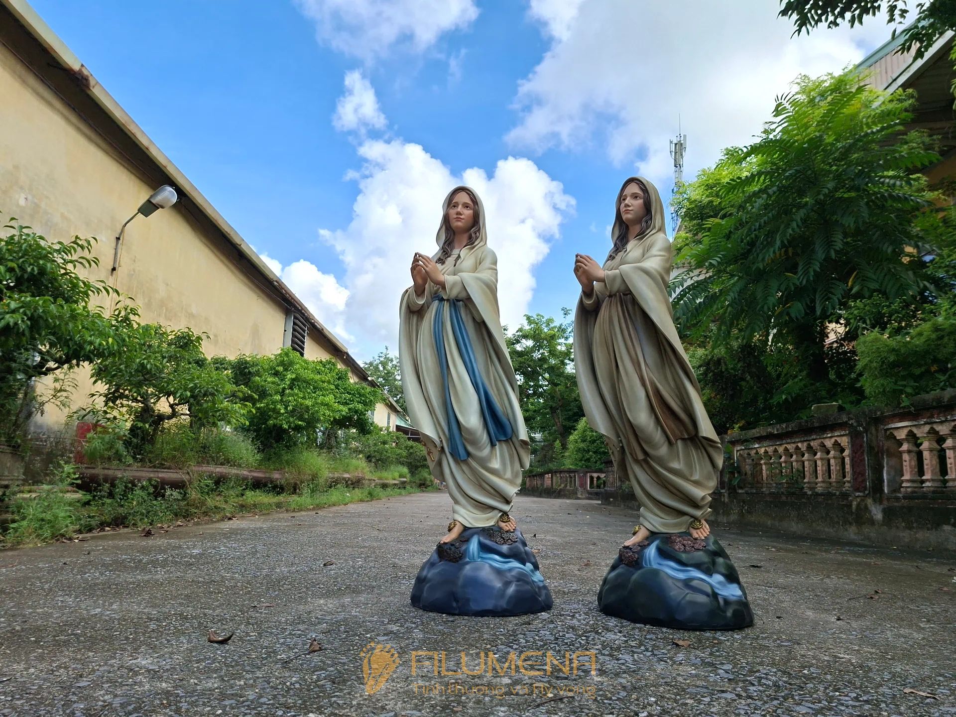 Tượng Đức Mẹ Lộ Đức cao 110 cm màu trắng