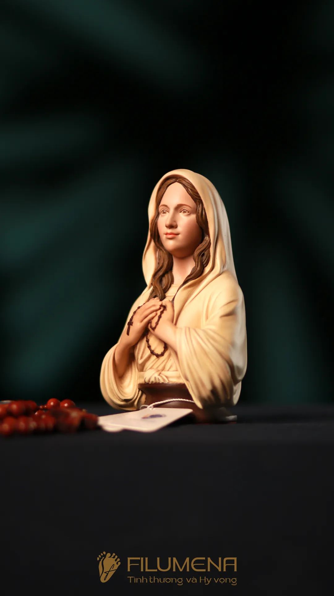 name tại VN. Tượng Công giáo Filumena là tượng của Tình thương và Hy vọng. Bản quyền các tác phẩm tượng Công giáo thuộc về Filumena Art, Cộng hòa Pháp. Filumena sáng tác và sản xuất nhiều mẫu tượng Công giáo khác như 