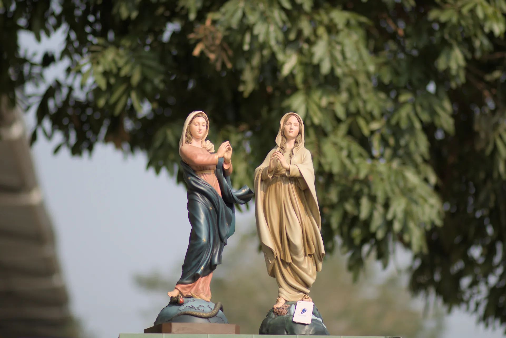 name tại VN. Tượng Công giáo Filumena là tượng của Tình thương và Hy vọng. Bản quyền các tác phẩm tượng Công giáo thuộc về Filumena Art, Cộng hòa Pháp. Filumena sáng tác và sản xuất nhiều mẫu tượng Công giáo khác như 