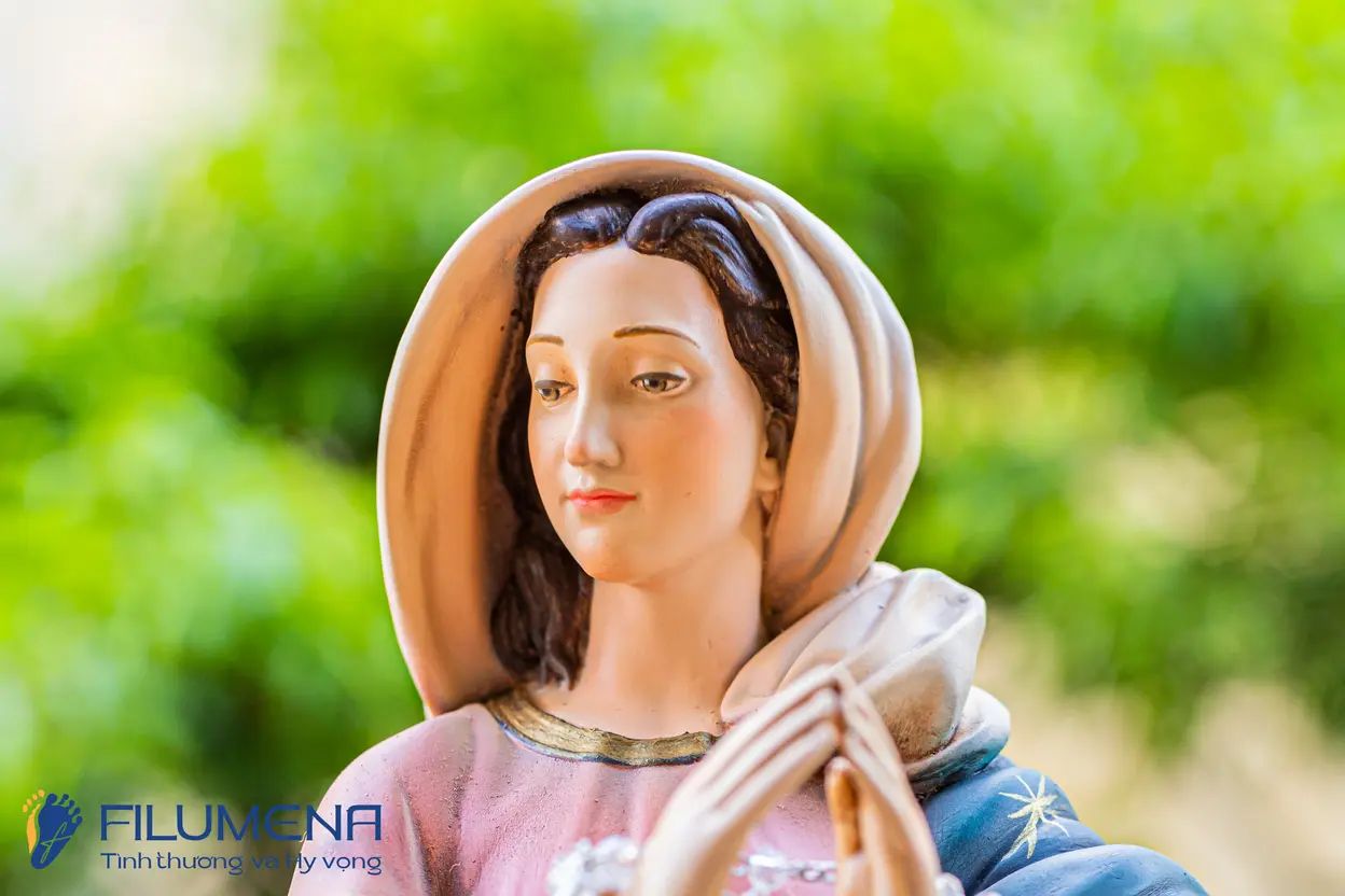 Đọc Kinh Tin Kính cùng các mẫu tượng Đức Mẹ của Tượng Công giáo Filumena