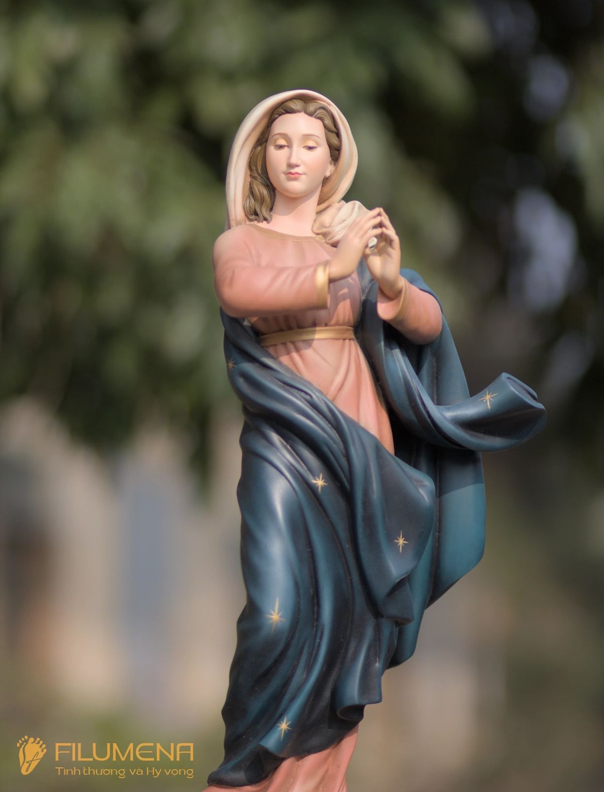 Statues de la Vierge Marie créées et fabriquées par Filumena Art, fabricant and grossiste des articles religieux au Vietnam