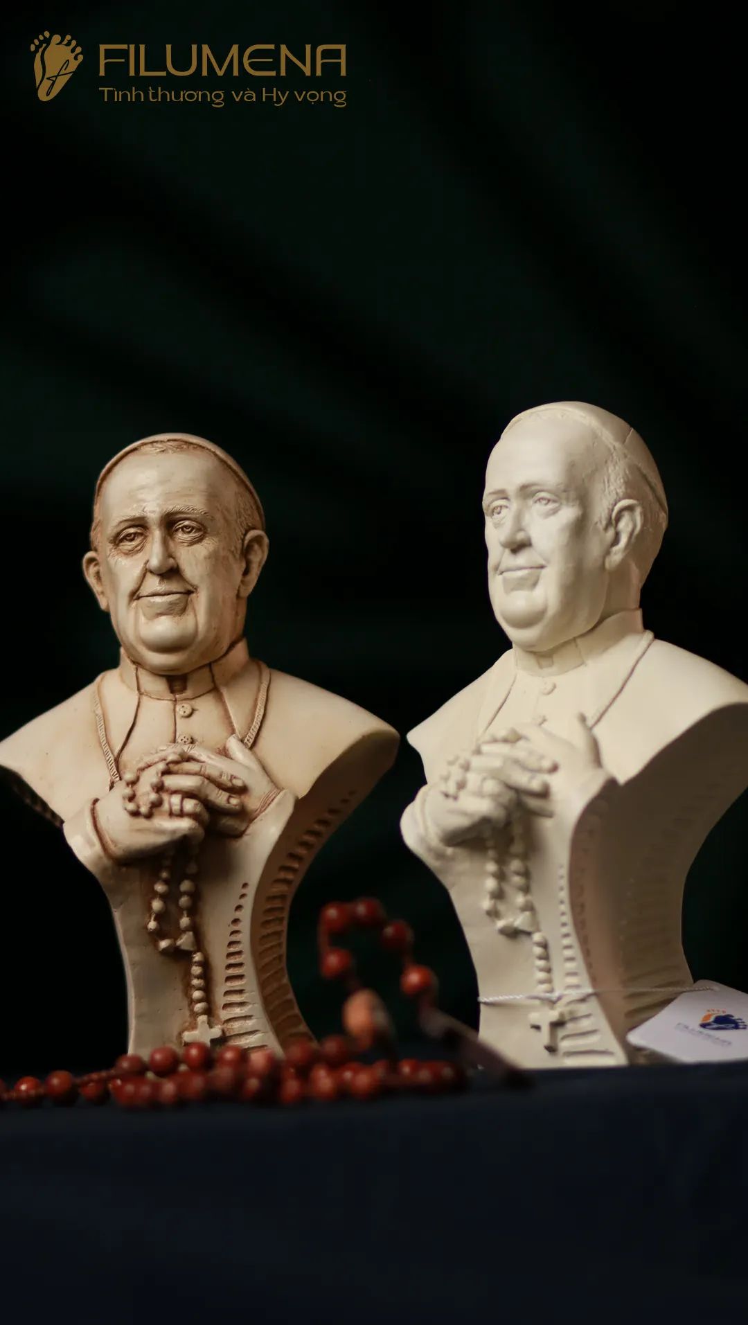 Tượng Đức Thánh Cha Phanxicô, cao 20 cm, màu M2