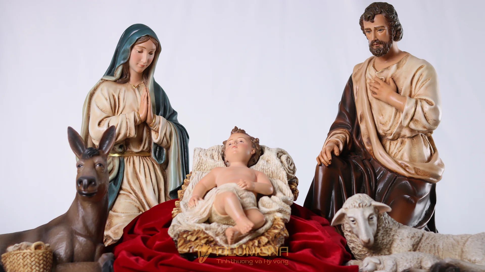 Bộ tượng Giáng sinh 50 cm 5 nhân vật tông màu sáng cổ điển