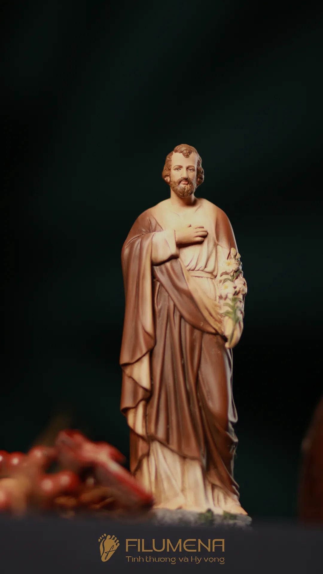 Tượng Thánh Giuse Hoa Huệ 15 cm, 20 cm màu nâu M1