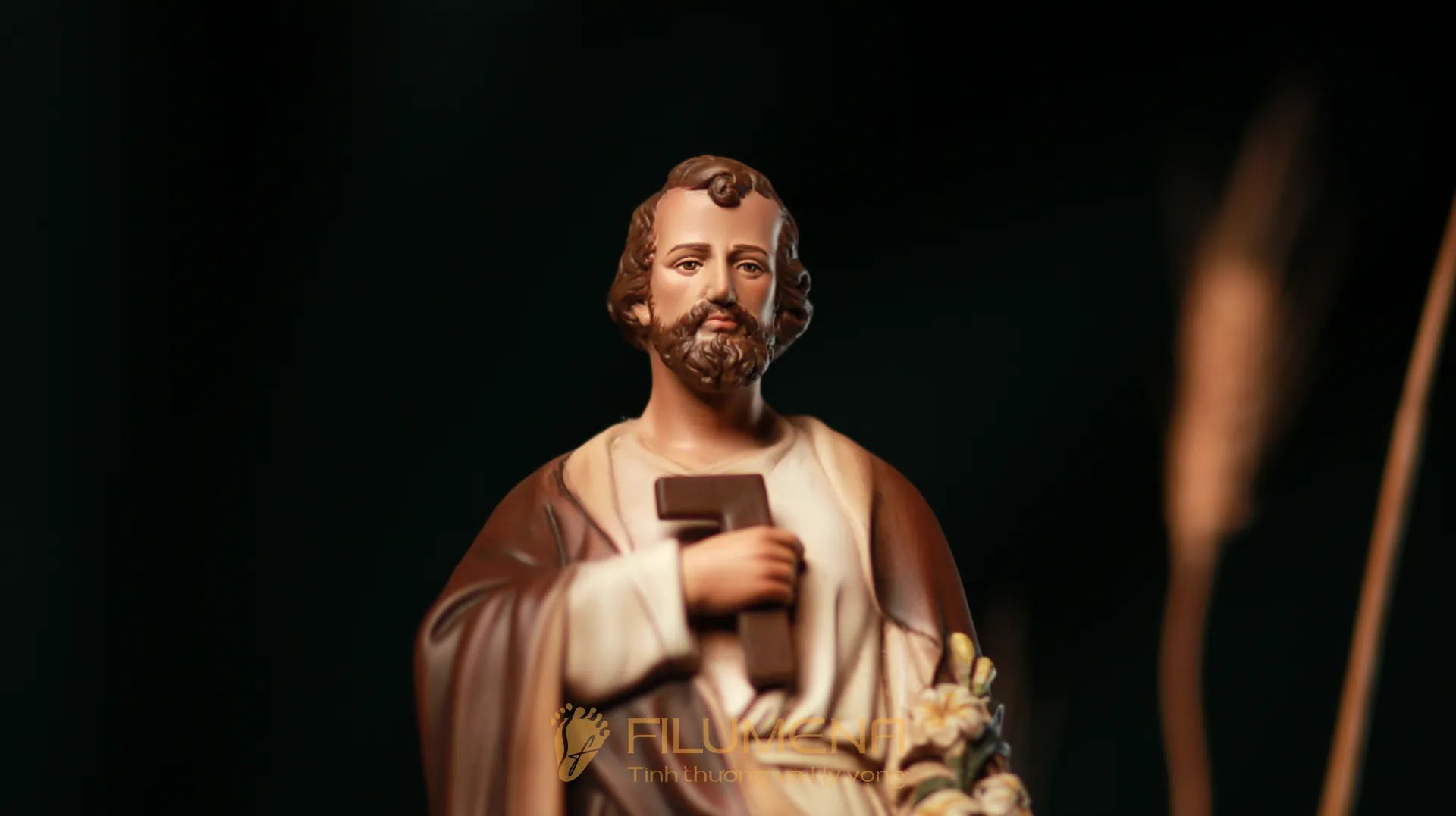 Các mẫu tượng Công giáo và bàn thờ Chúa và gia tiên của Filumena đang trưng bày tại các Nhà sách Công giáo trên cả nước. Một số mẫu bàn thờ Công giáo đẹp là hình ảnh do quý khách gửi về