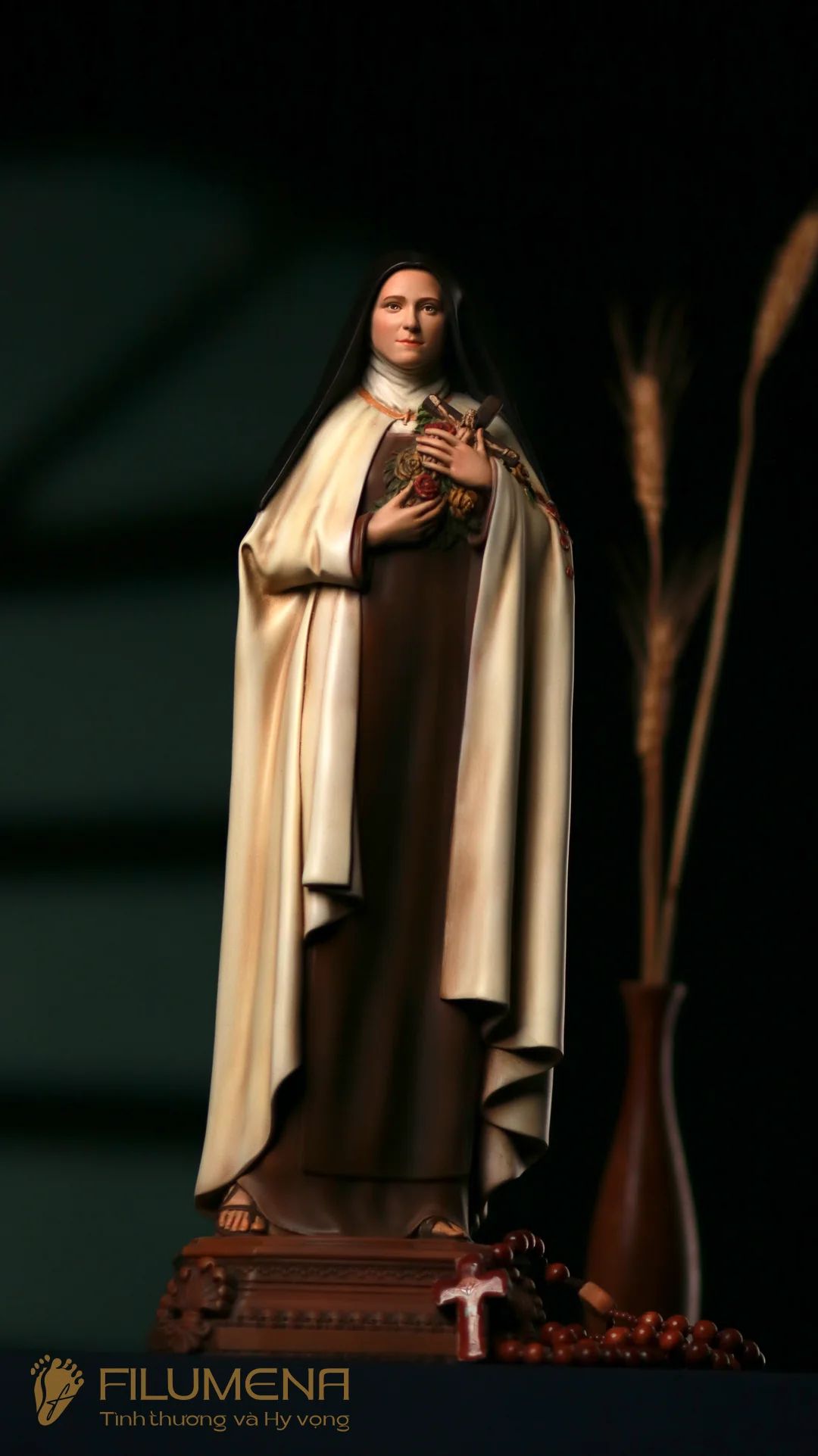 Tượng Thánh Tê-rê-sa Hài Đồng Giê-su, sáng tác của Filumena