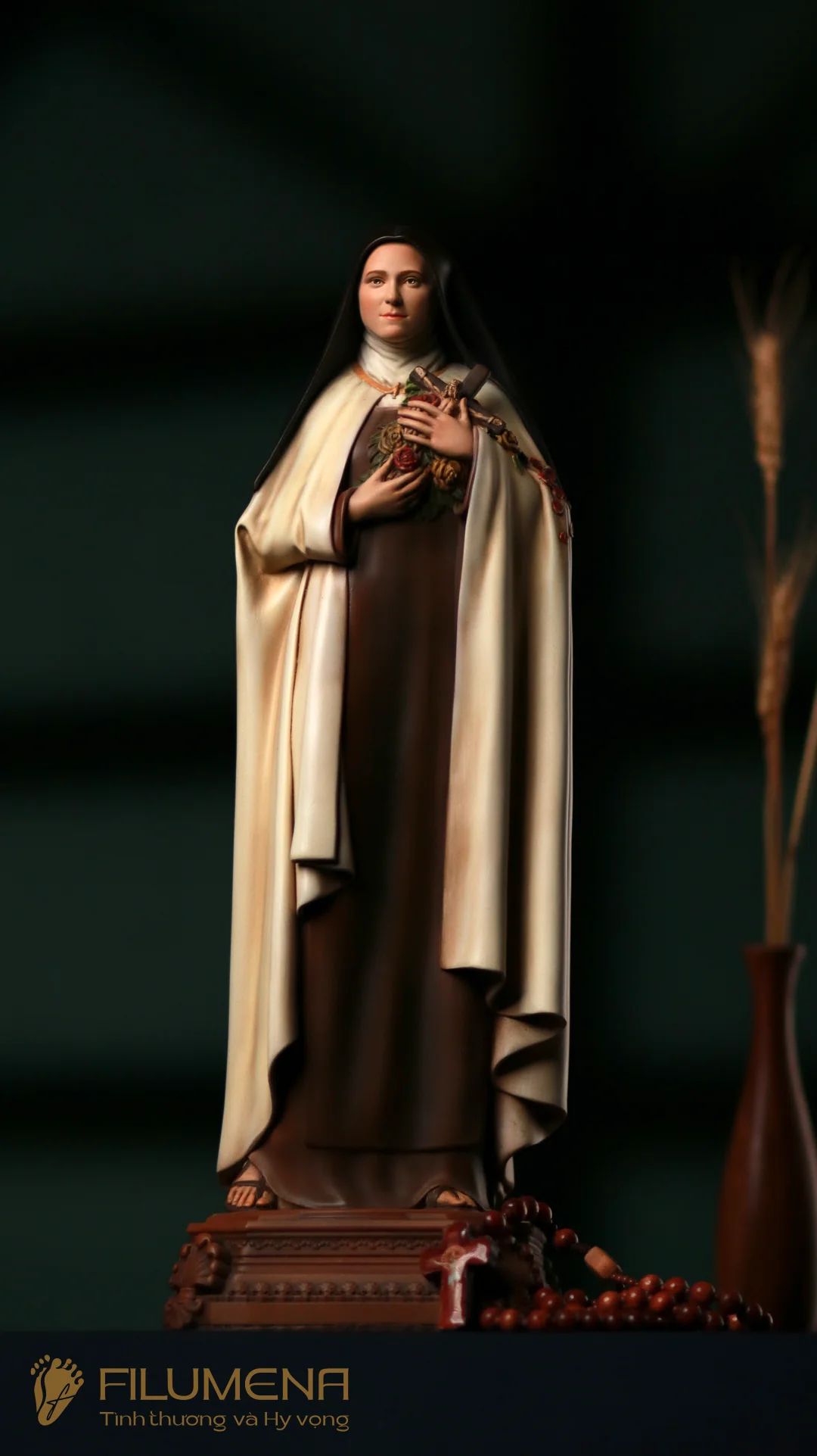 Tượng Thánh Tê-rê-sa Hài Đồng Giê-su, sáng tác của Filumena