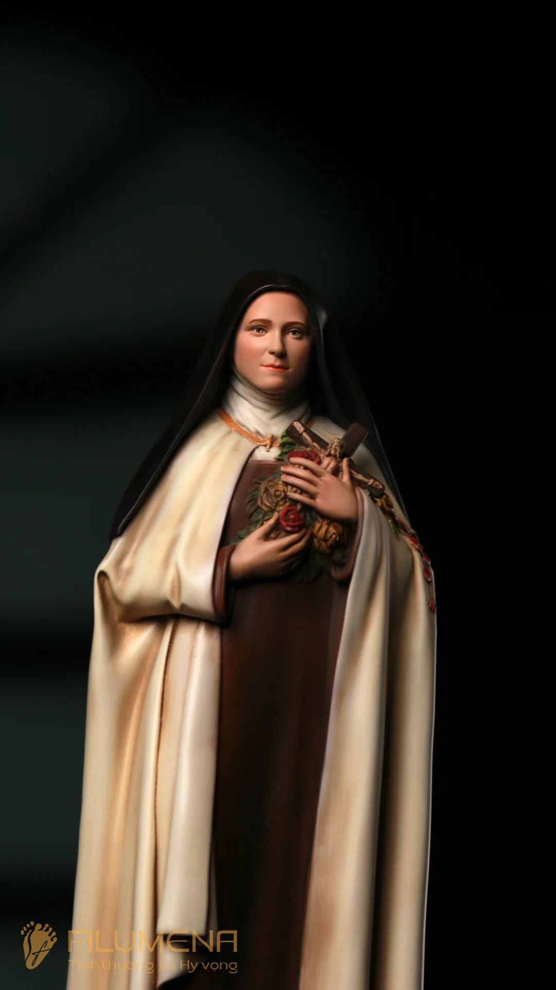 Tượng Thánh Tê-rê-sa Hài Đồng Giê-su, sáng tác của Filumena