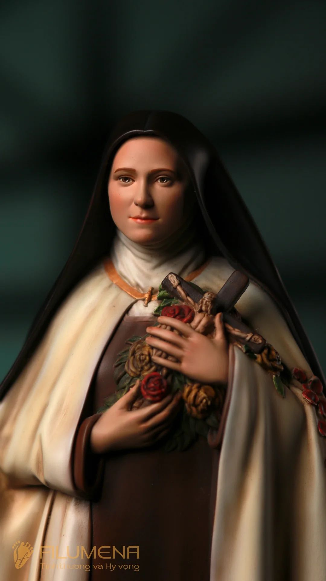 Tượng Thánh Tê-rê-sa Hài Đồng Giê-su, sáng tác của Filumena