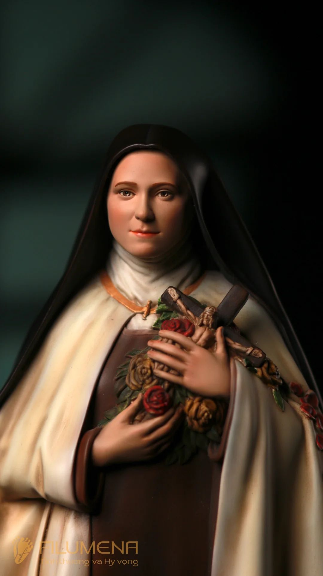 Tượng Thánh Tê-rê-sa Hài Đồng Giê-su, sáng tác của Filumena