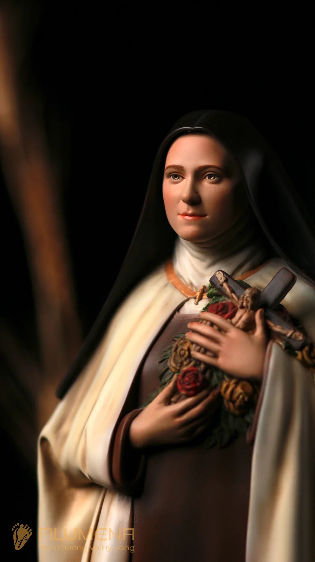 Tượng Thánh Tê-rê-sa Hài Đồng Giê-su, sáng tác của Filumena